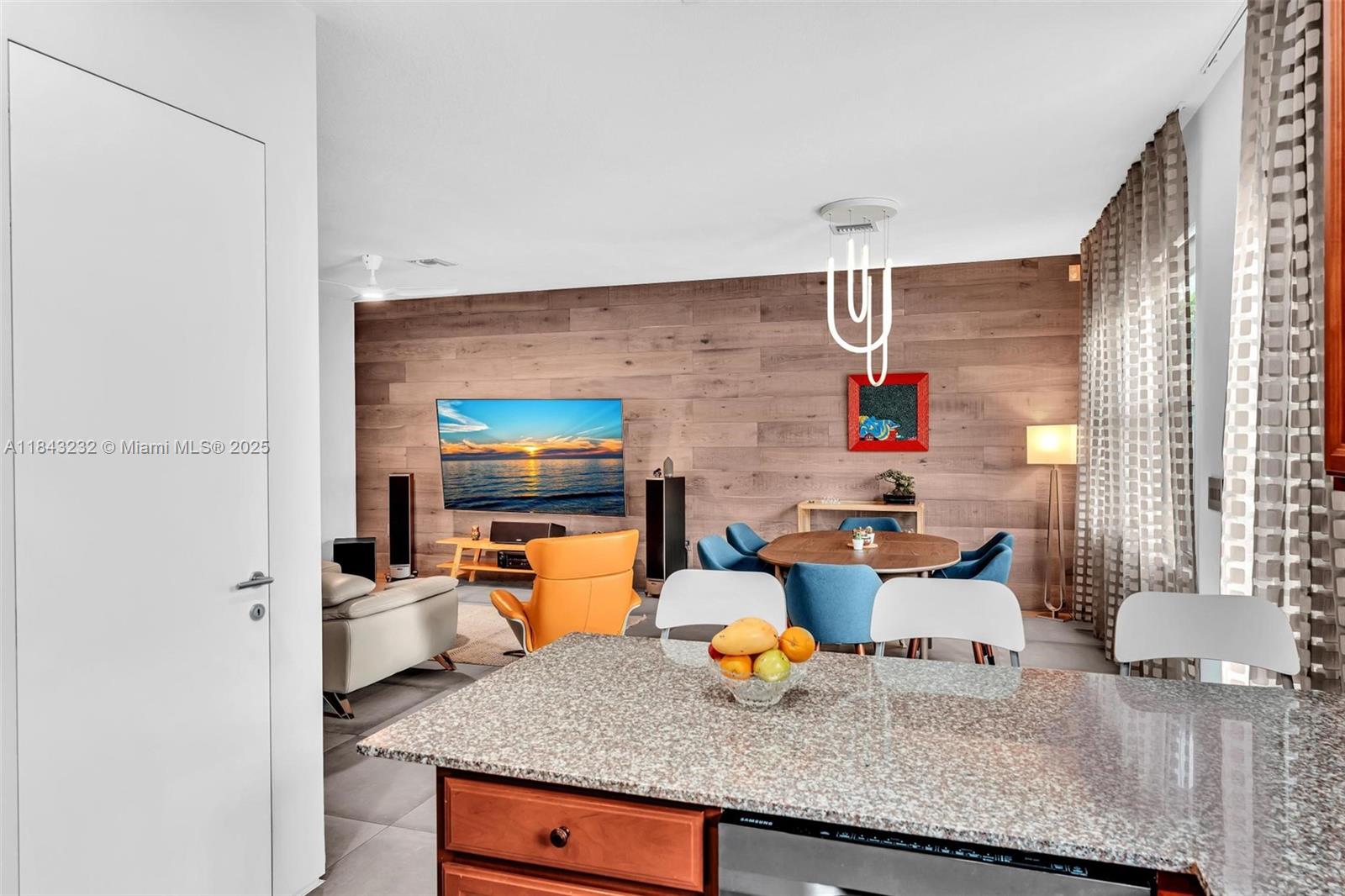 CHAMPION LAKES - Residential