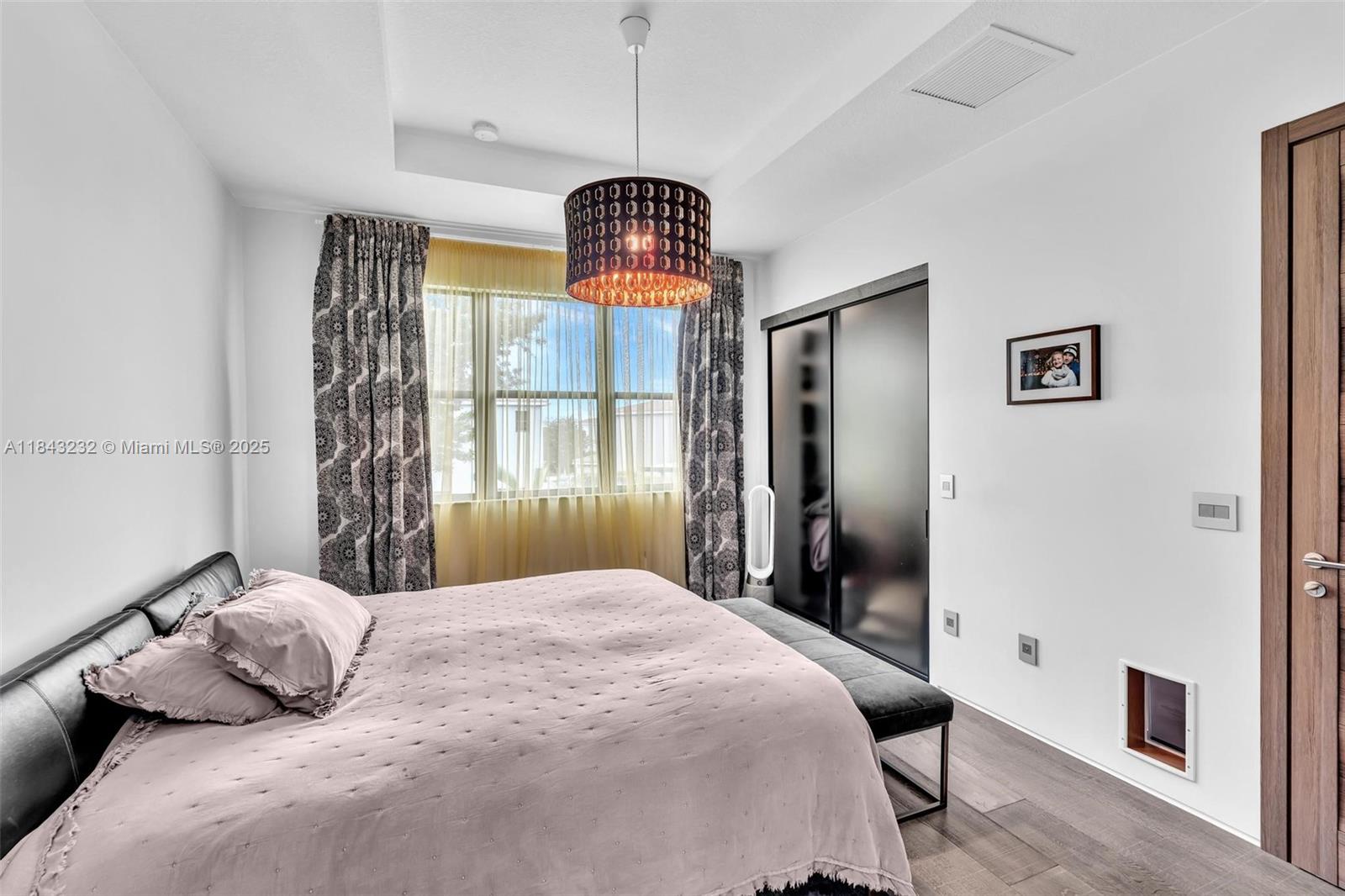 CHAMPION LAKES - Residential