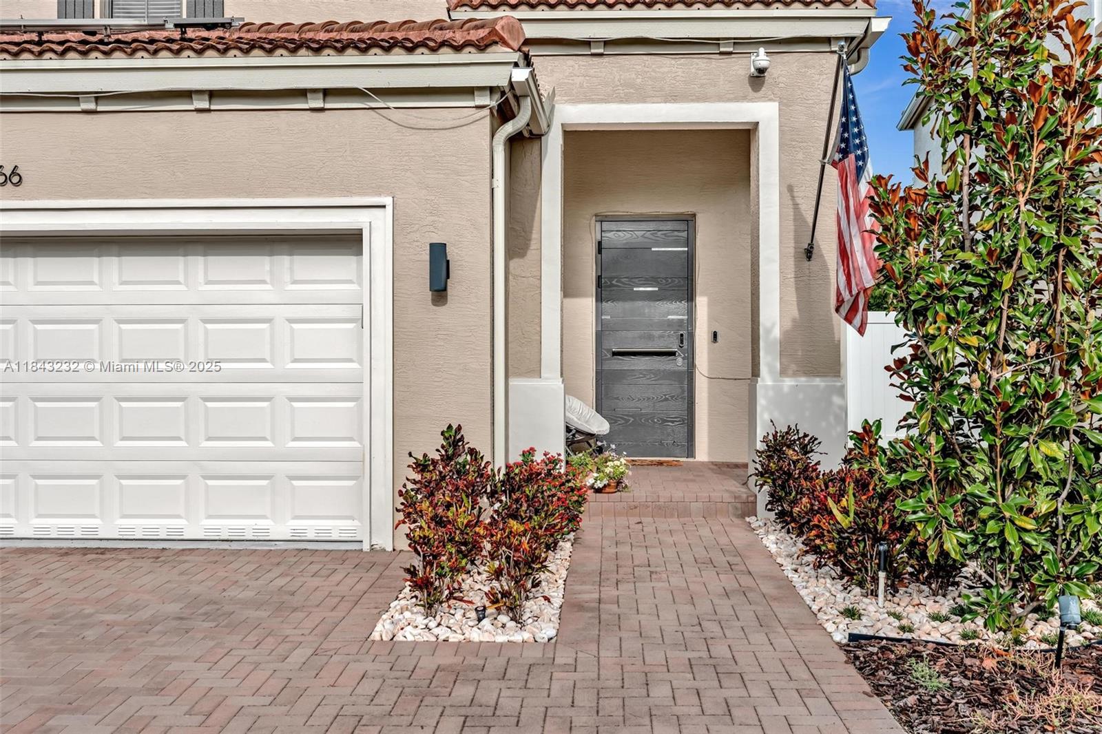 CHAMPION LAKES - Residential