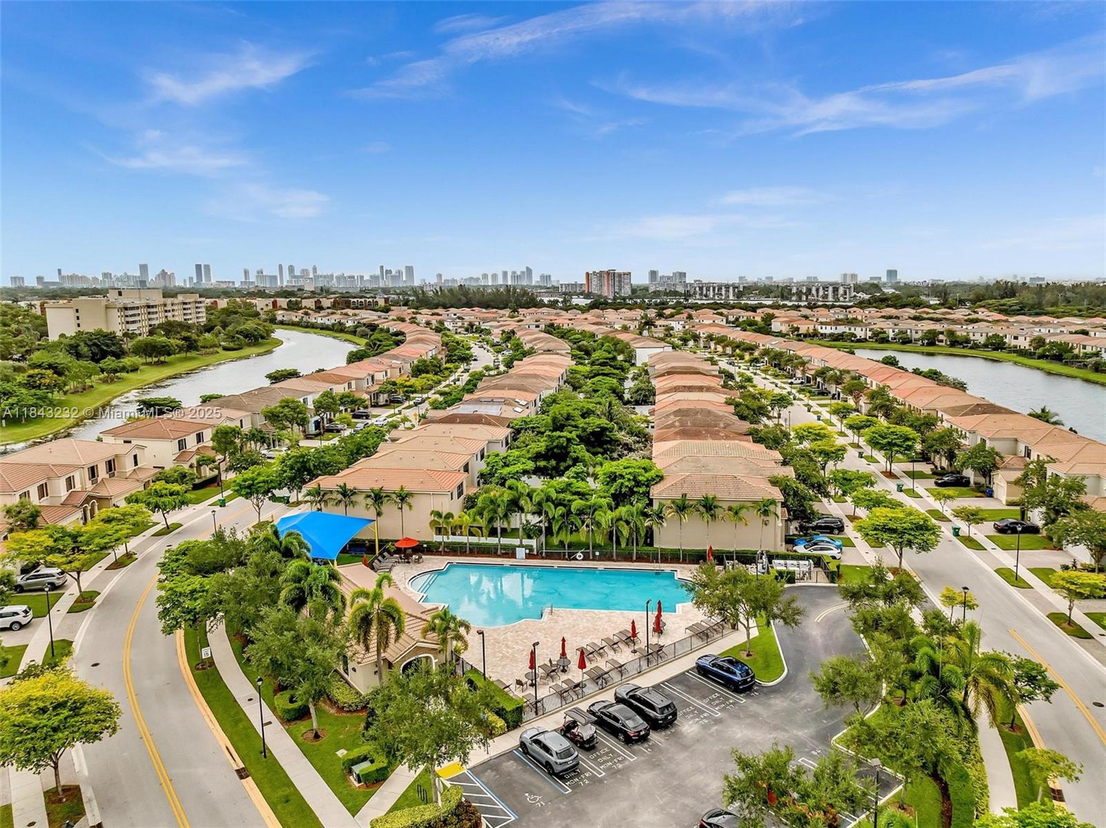 CHAMPION LAKES - Residential