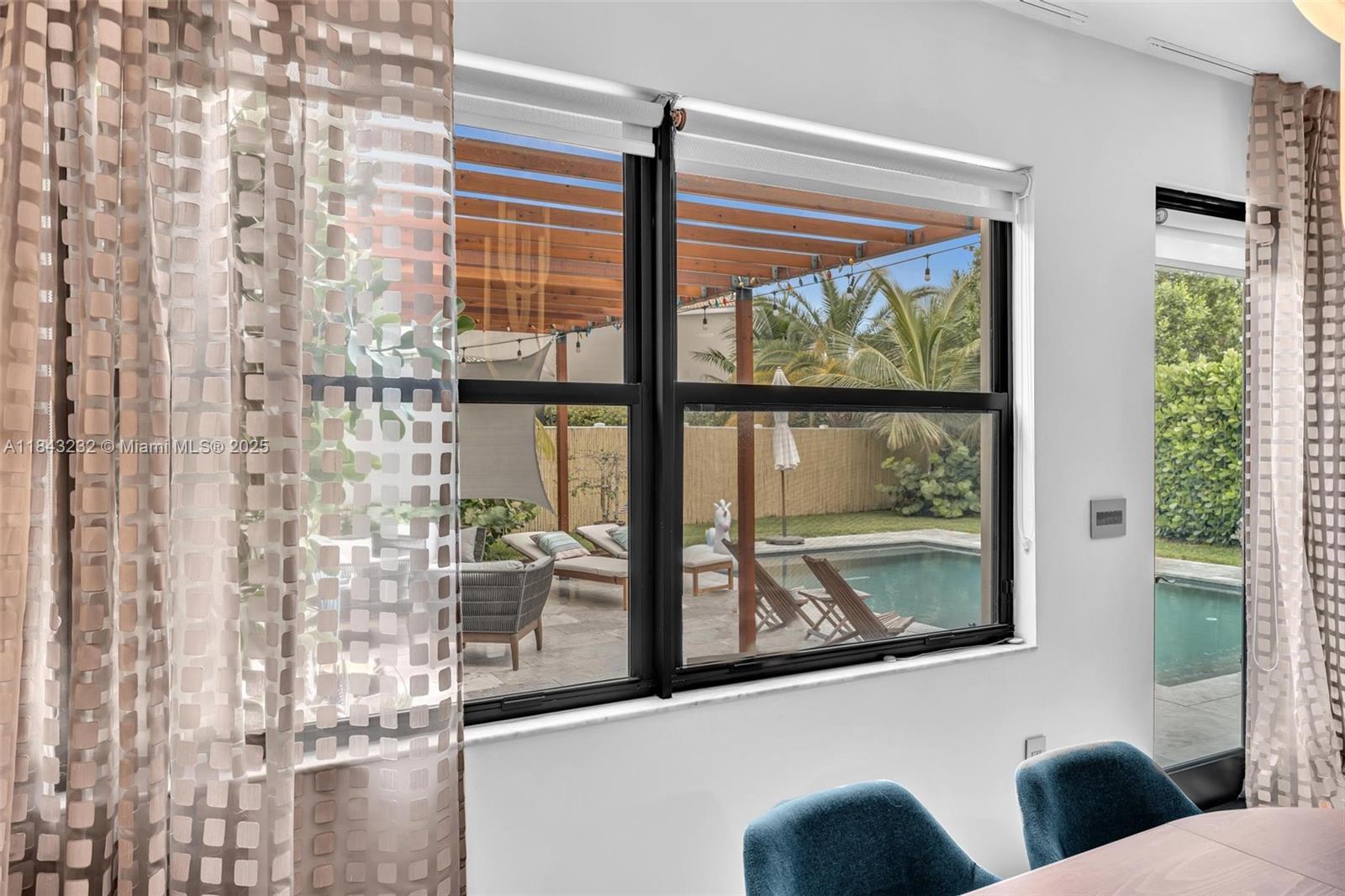 CHAMPION LAKES - Residential