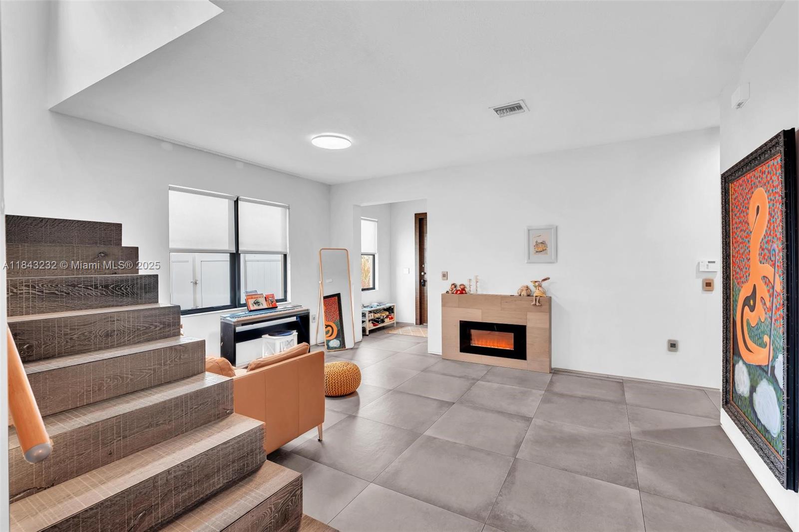 CHAMPION LAKES - Residential