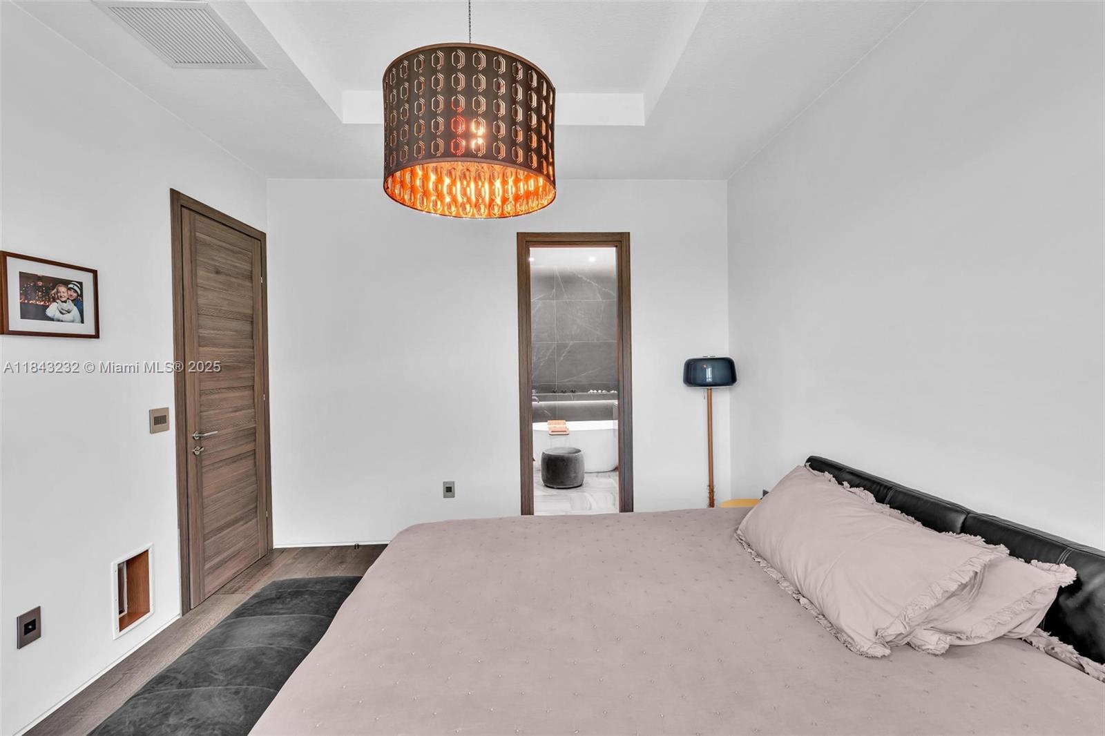 CHAMPION LAKES - Residential