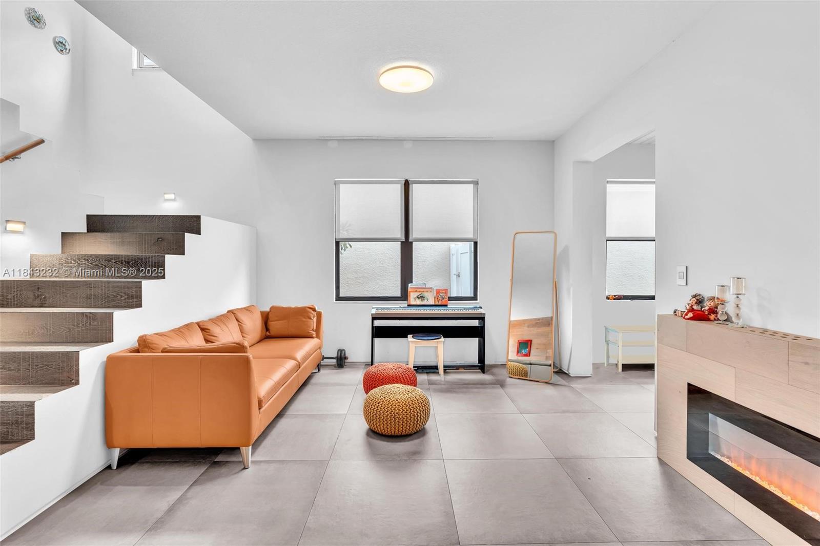 CHAMPION LAKES - Residential