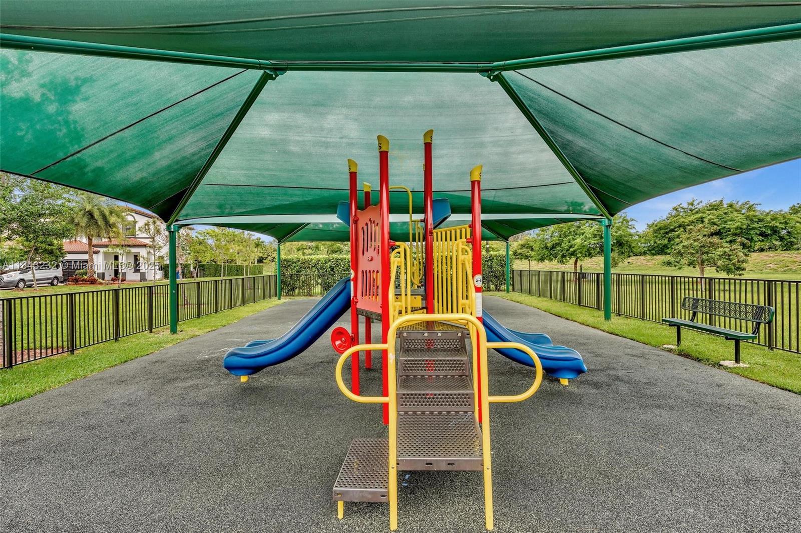 CHAMPION LAKES - Residential