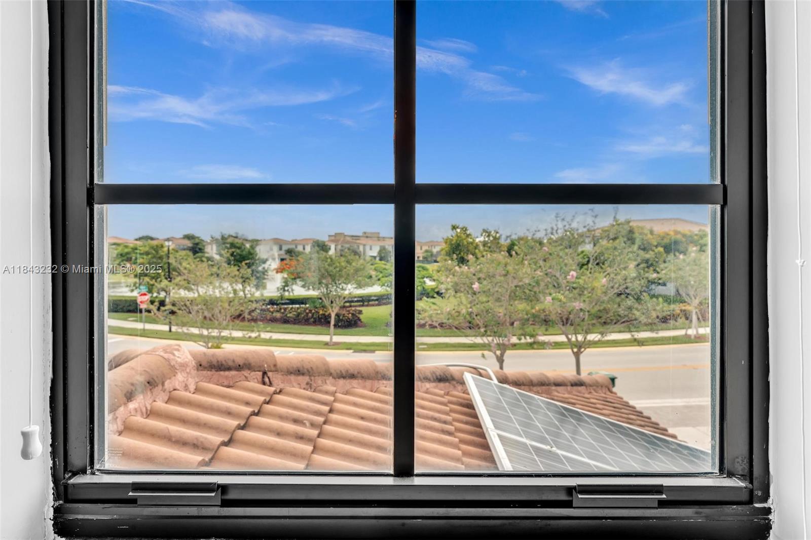 CHAMPION LAKES - Residential