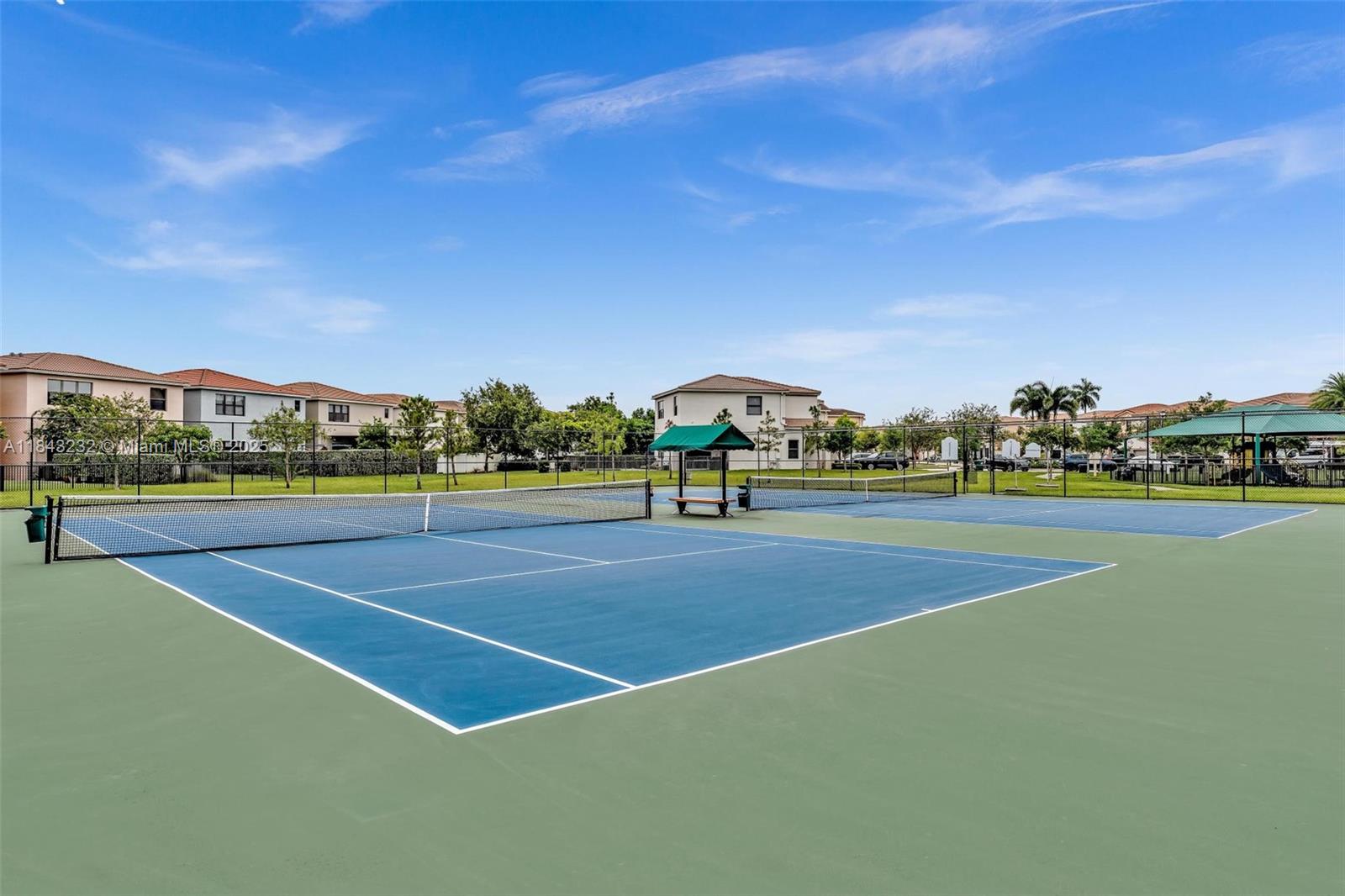 CHAMPION LAKES - Residential