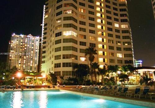 THE FOUR AMBASSADORS COND - Residential