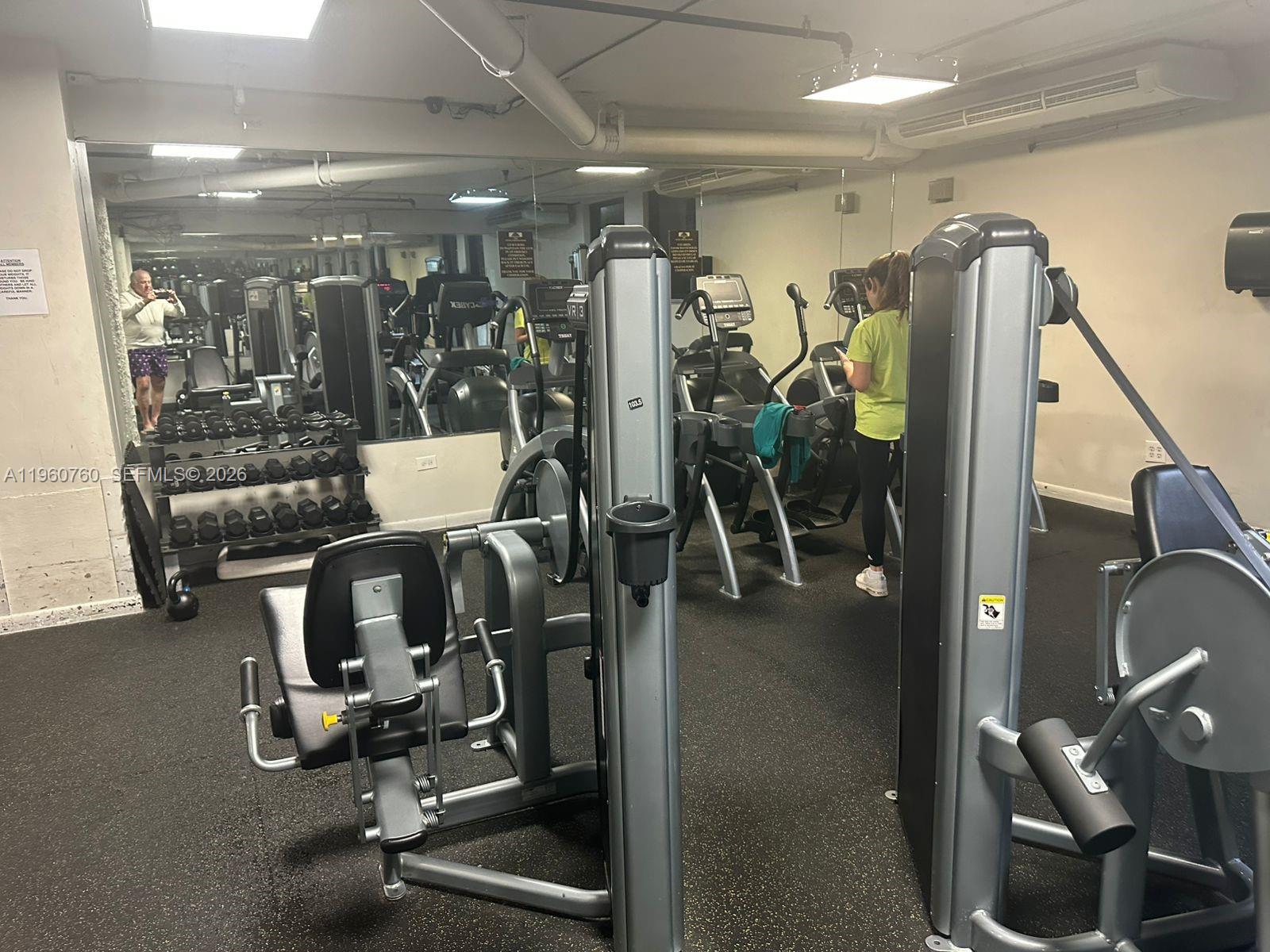 THE FOUR AMBASSADORS COND - Residential