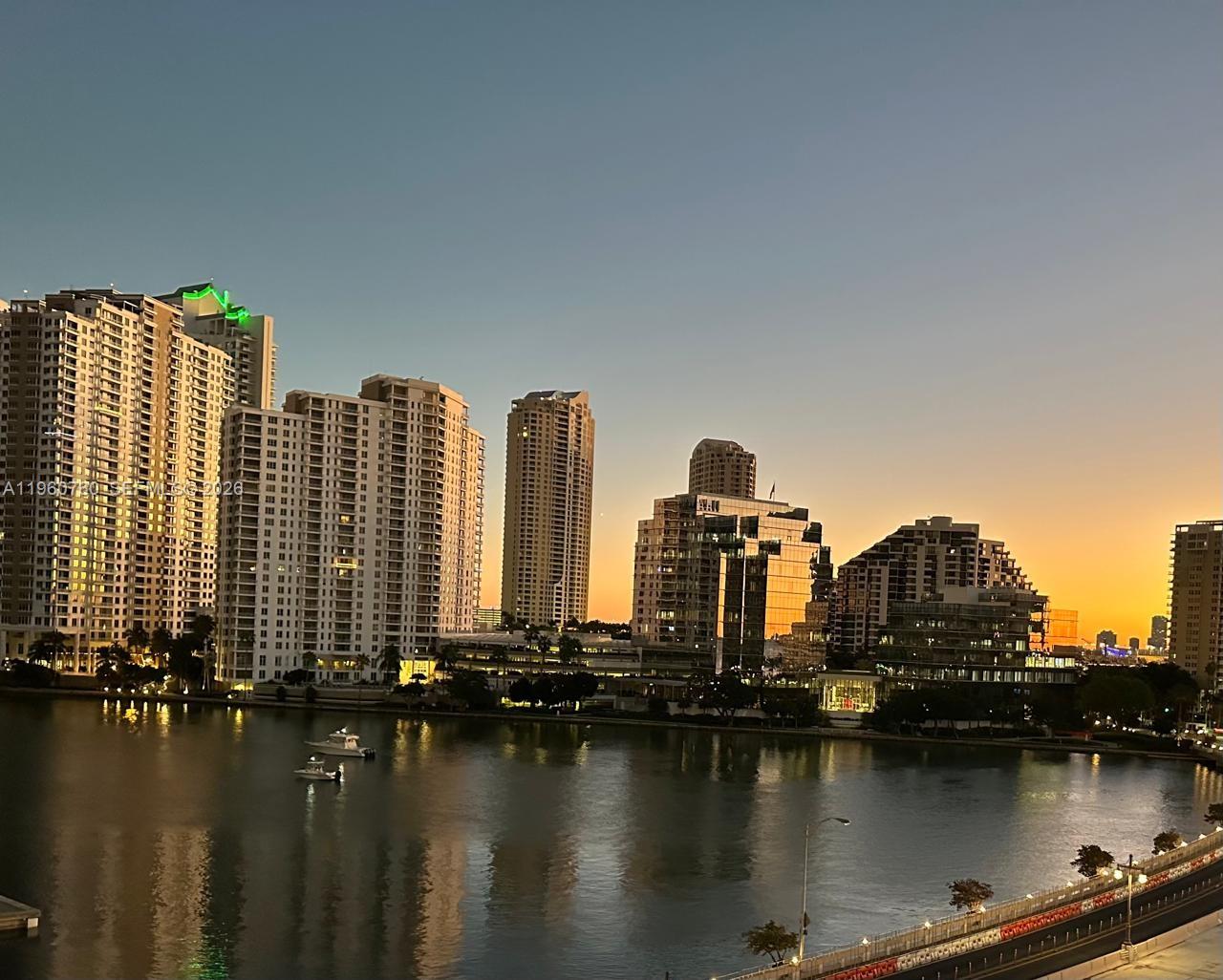 THE FOUR AMBASSADORS COND - Residential