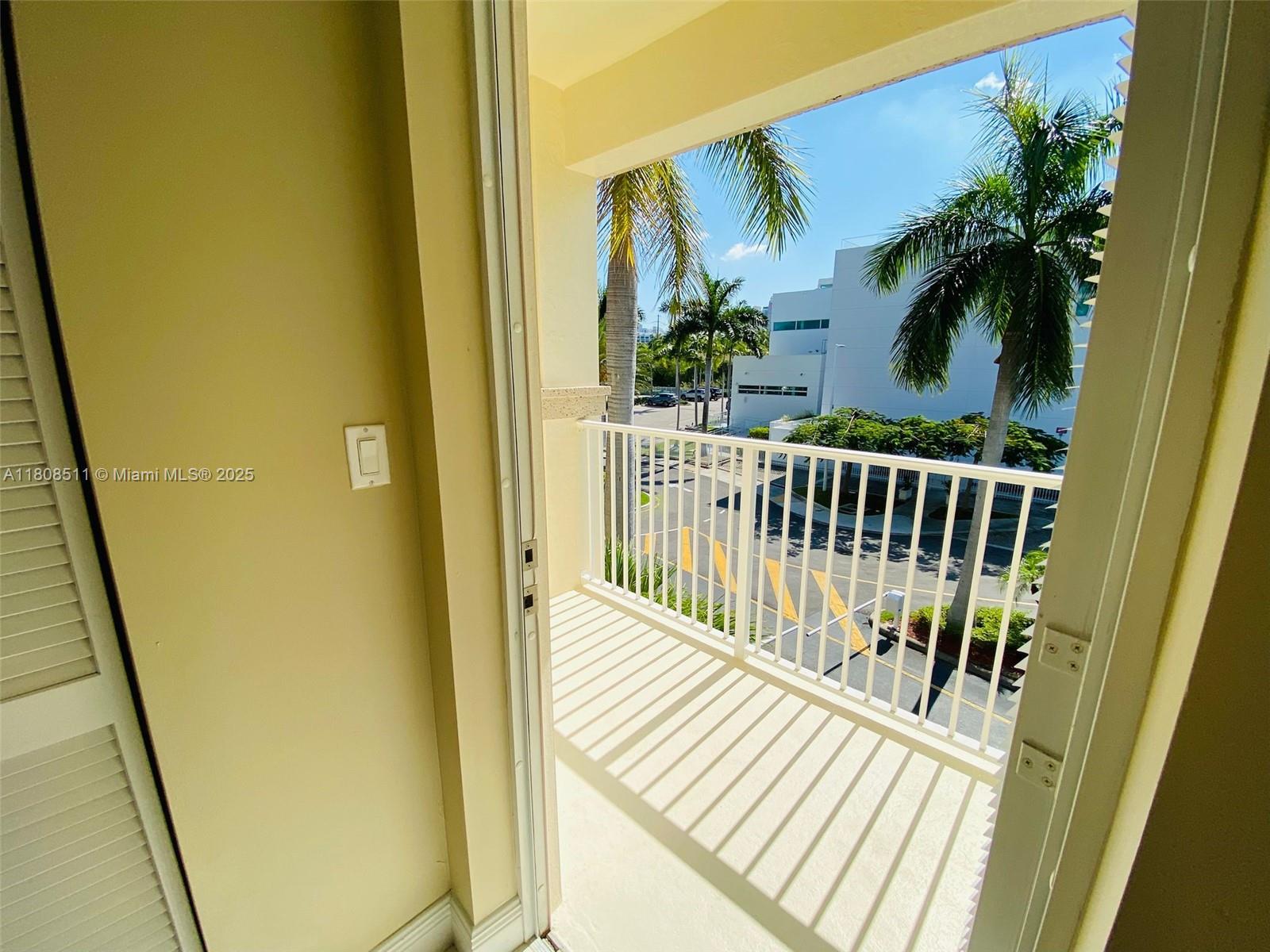 MERCO AT AVENTURA - Residential