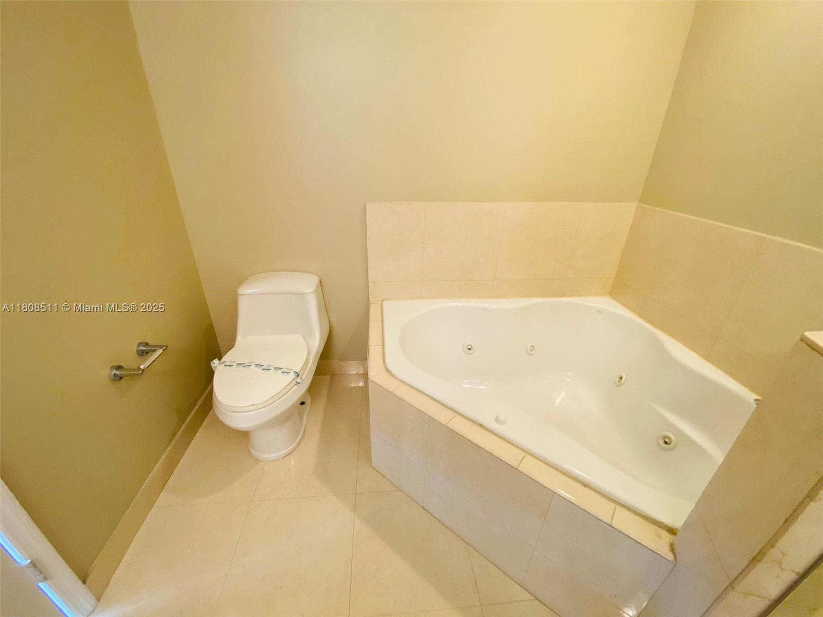 MERCO AT AVENTURA - Residential