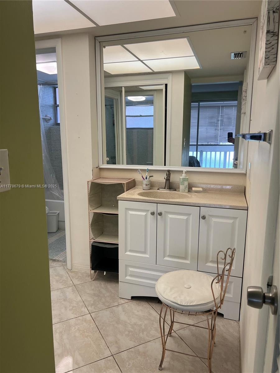 SIXTH MOORINGS CONDO - Residential