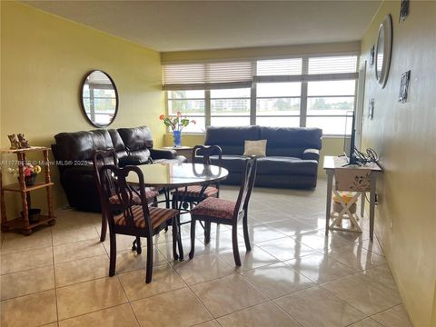 18555 NE 14th Ave 516 Miami FL 33179