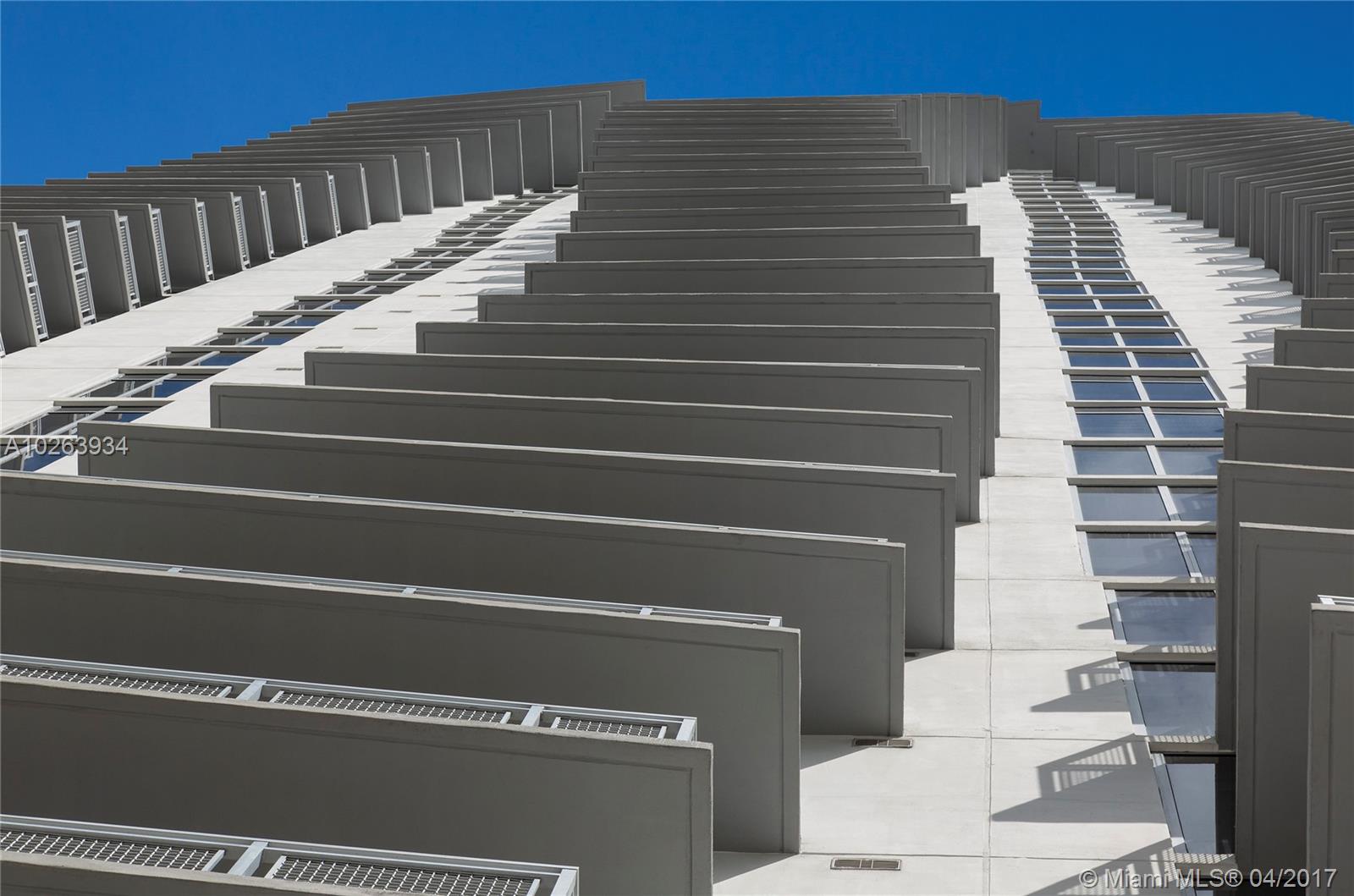 Monarc at Met 3 - Residential Lease