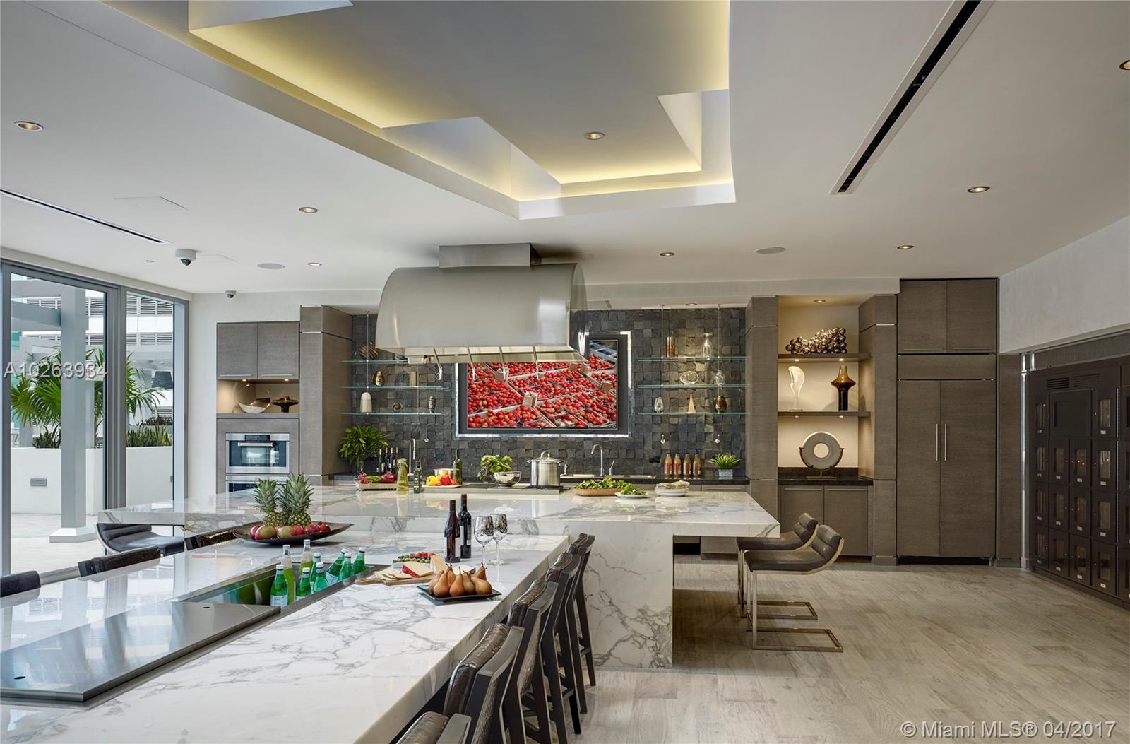 Monarc at Met 3 - Residential Lease