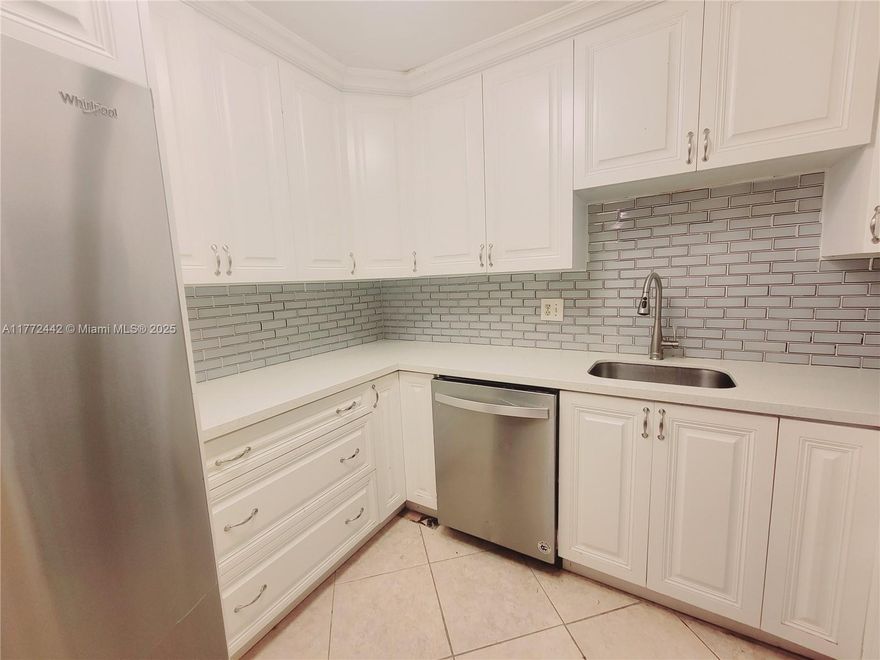 Spacious 2-Bedroom Condo with Stunning Views – A Renovator’s Dream!

Welcome to this open floor plan 7th-floor condo, offering breathtaking views and an exciting opportunity to personalize your dream home! Located in a well-maintained building, this charming unit is perfect for those looking for a little project to transform it into their perfect space.
The kitchen is already fitted with modern stainless steel appliances, making it a fantastic starting point for your vision. This condo includes the convenience of an in-unit washer and dryer.
Double Master Bedrooms with its own private en-suite bathroom. Imagine the possibilities of designing your dream bathrooms – the second bathroom is ready for your creative touch.