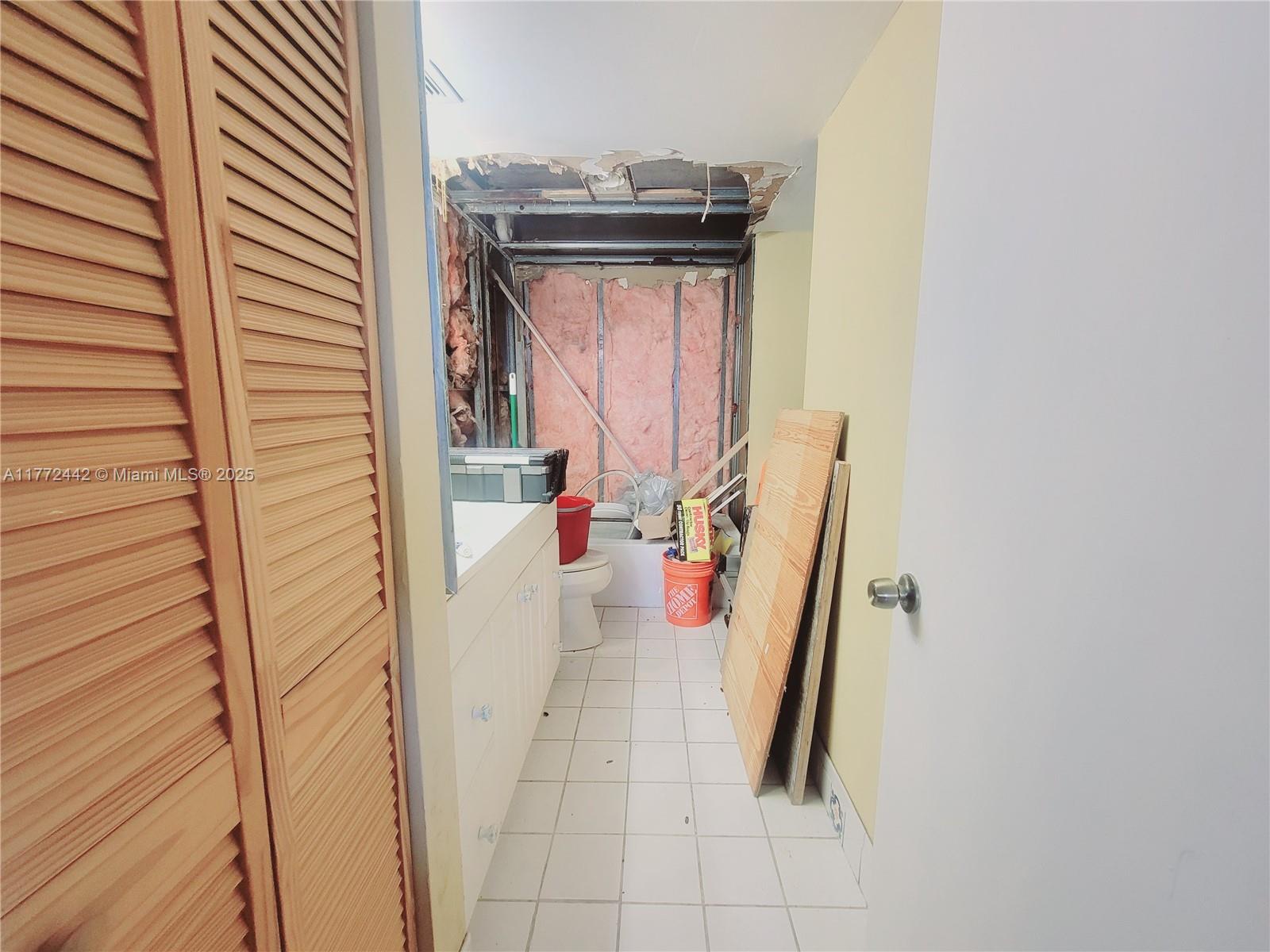 MANORS OF INVERRARY XI - Residential