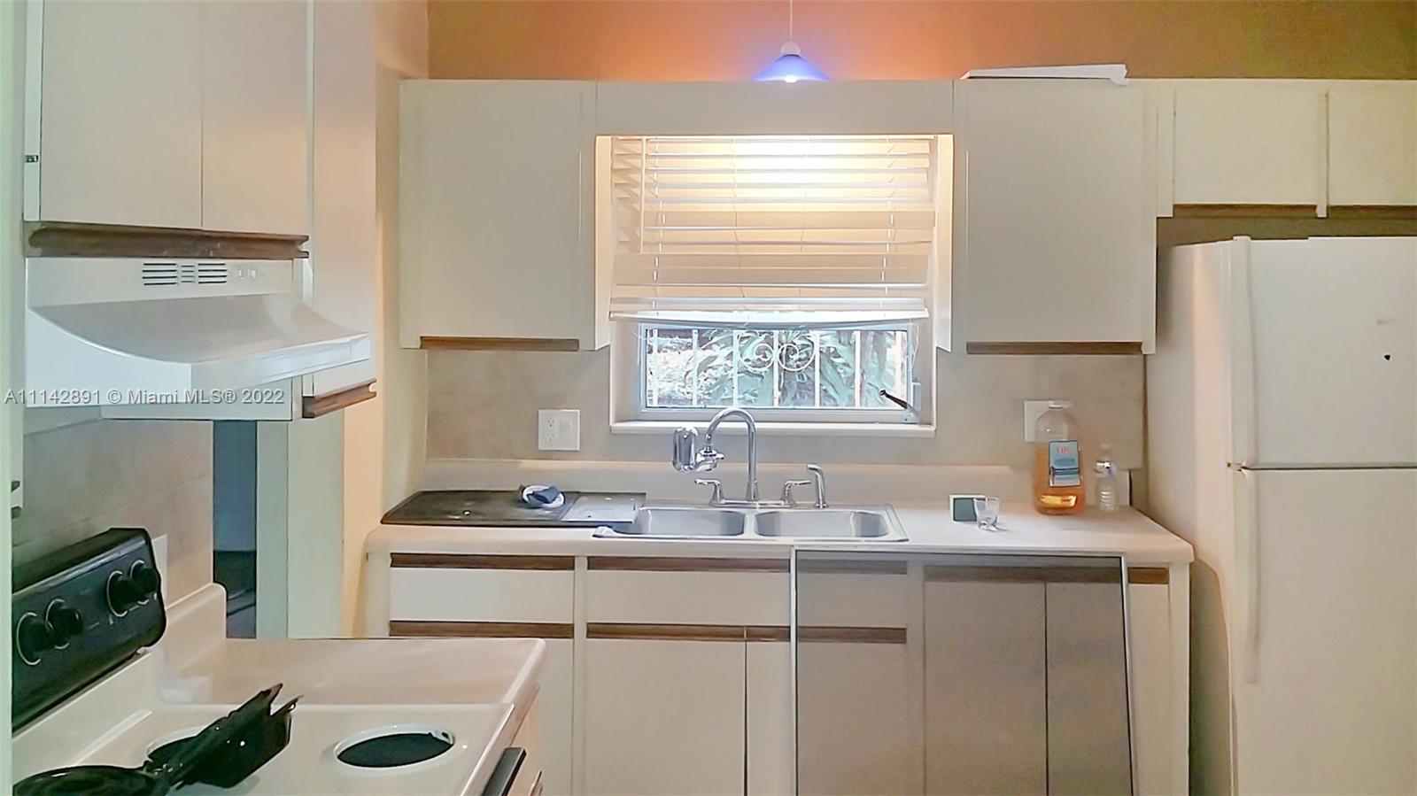 MIAMI SHORES SEC 6 - Residential