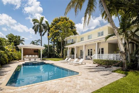 A home in Pinecrest