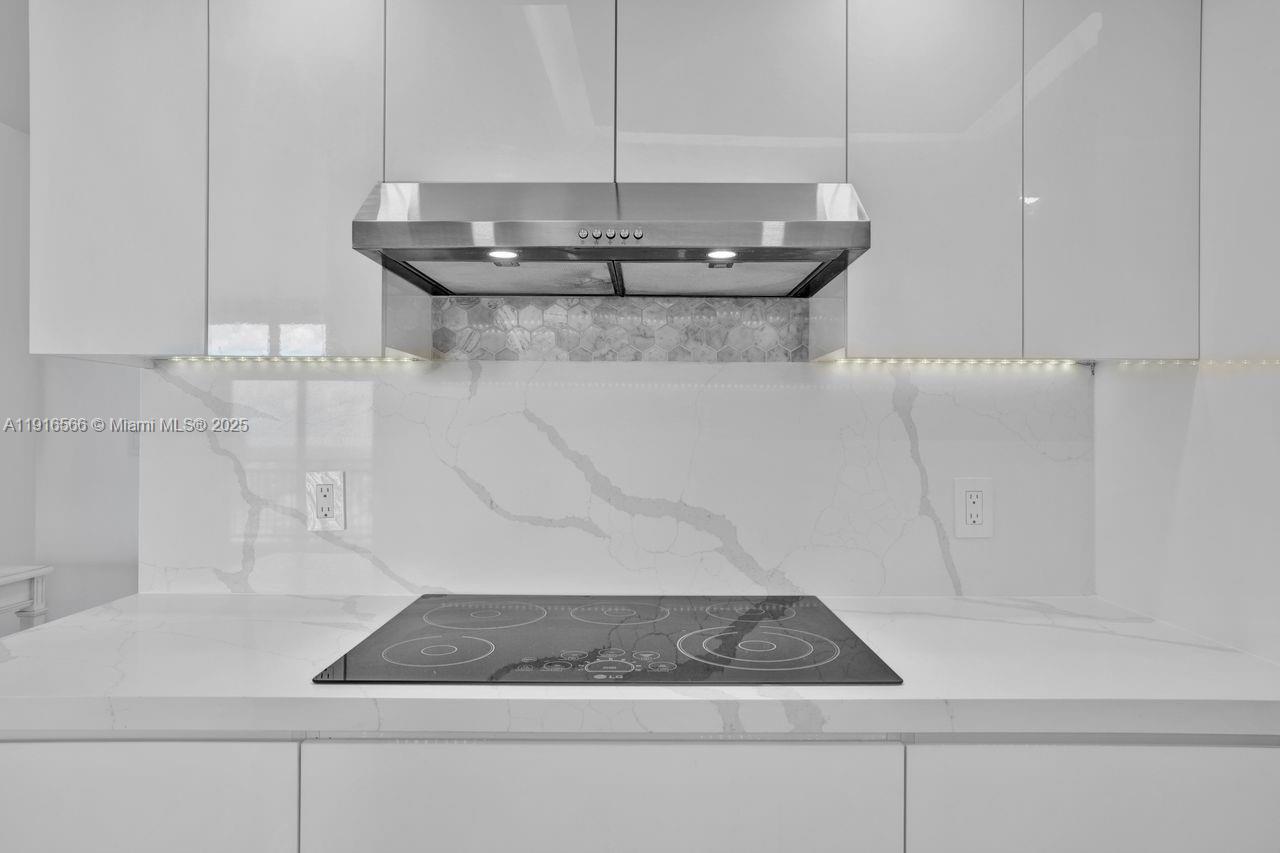 YACHT CLUB AT PORTOFINO - Residential