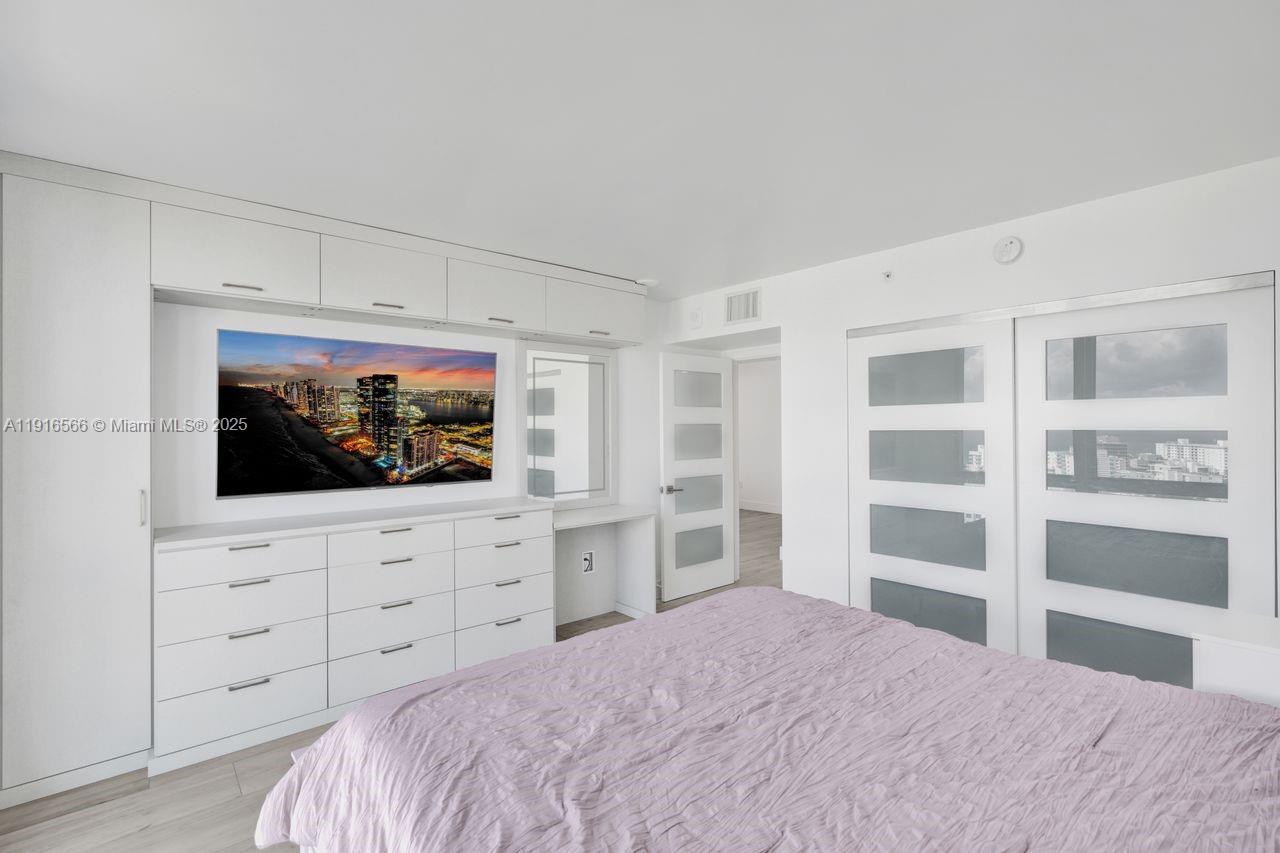 YACHT CLUB AT PORTOFINO - Residential