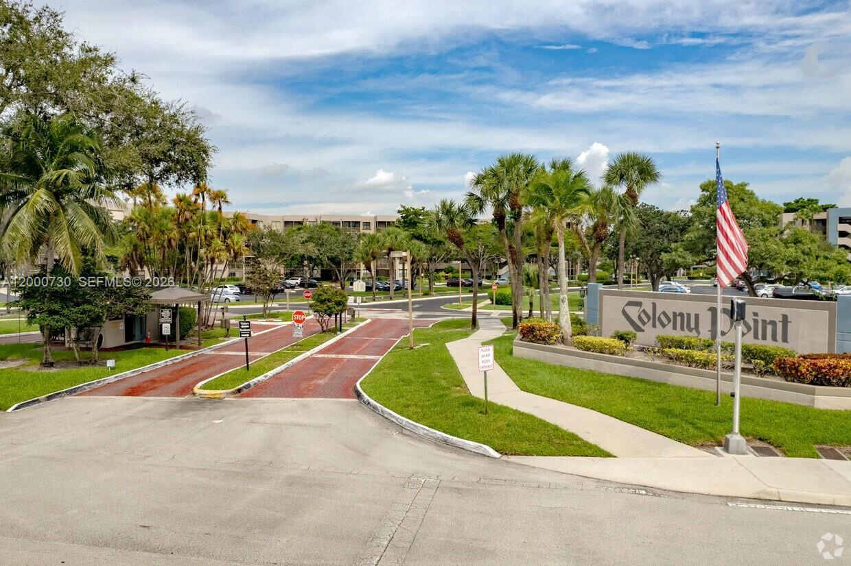 900 Colony Point Cir 317