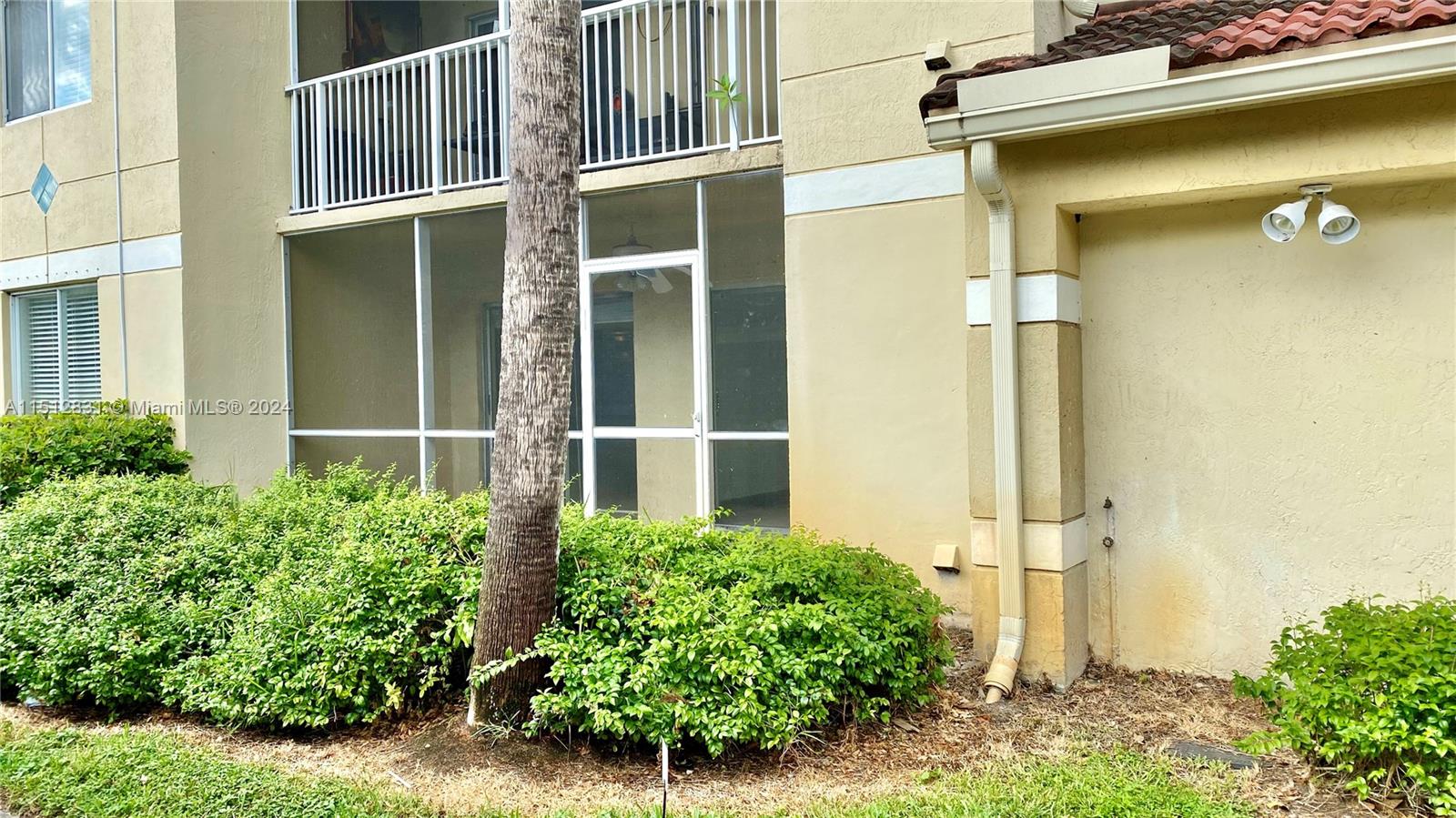 Property for Sale at 470 S Park Rd 7-107, Hollywood, Broward County, Florida - Bedrooms: 3 
Bathrooms: 2  - $369,000
