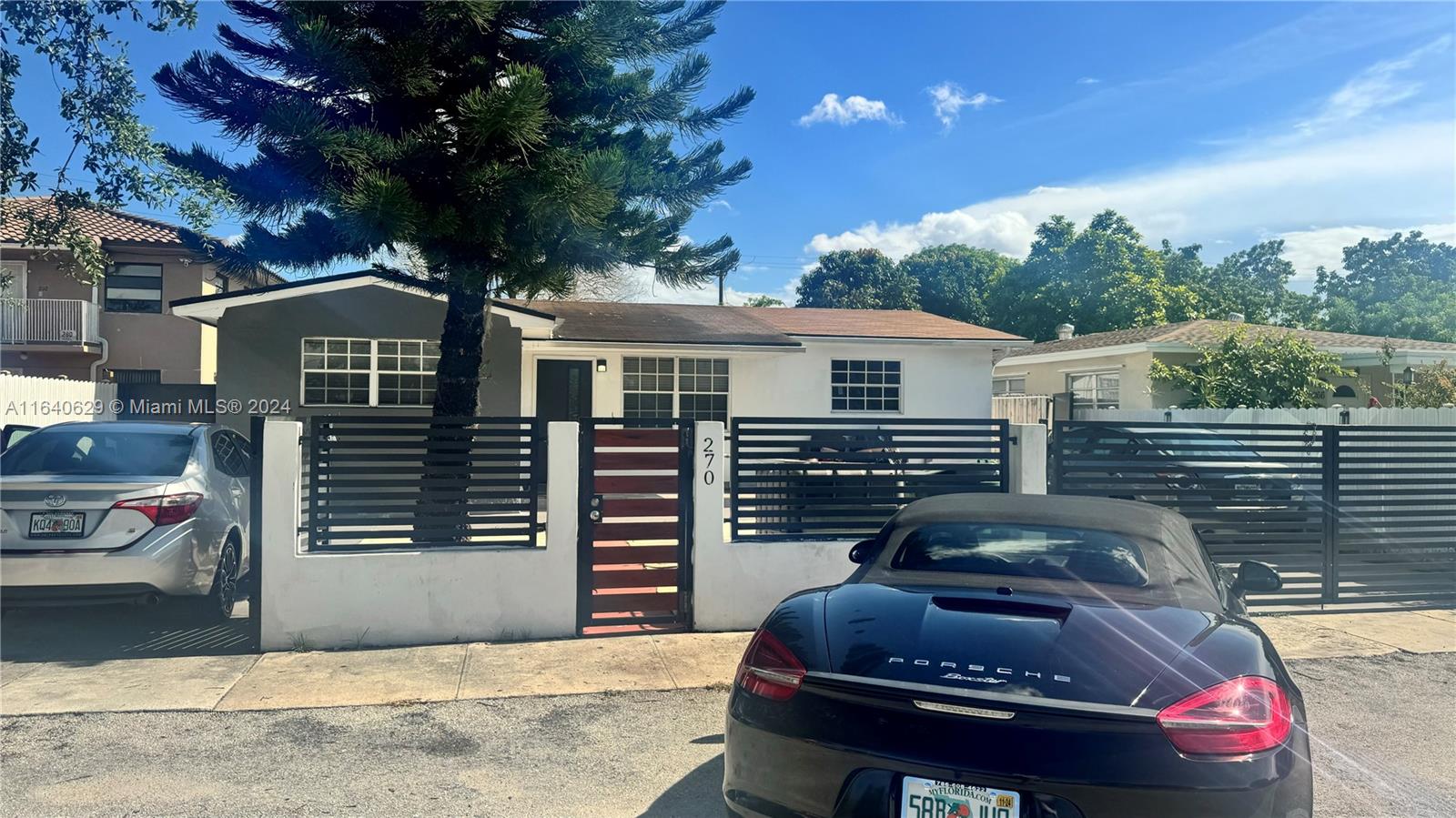 View Hialeah, FL 33010 house
