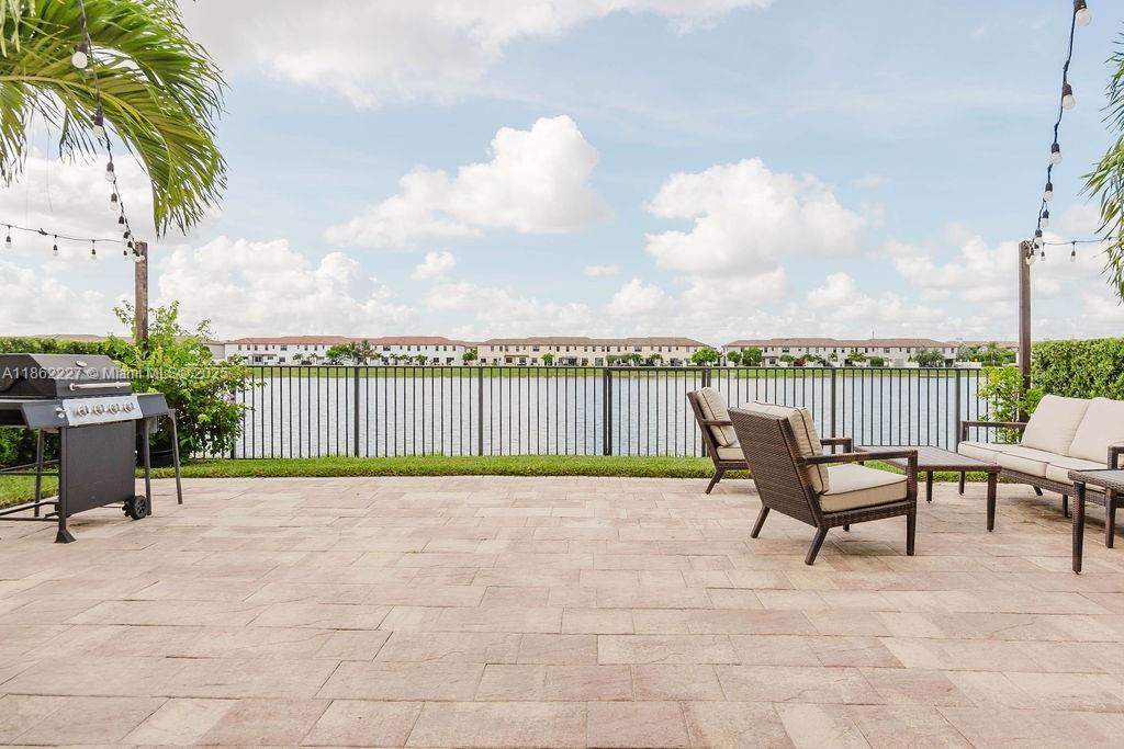 3392 W 103rd Ter