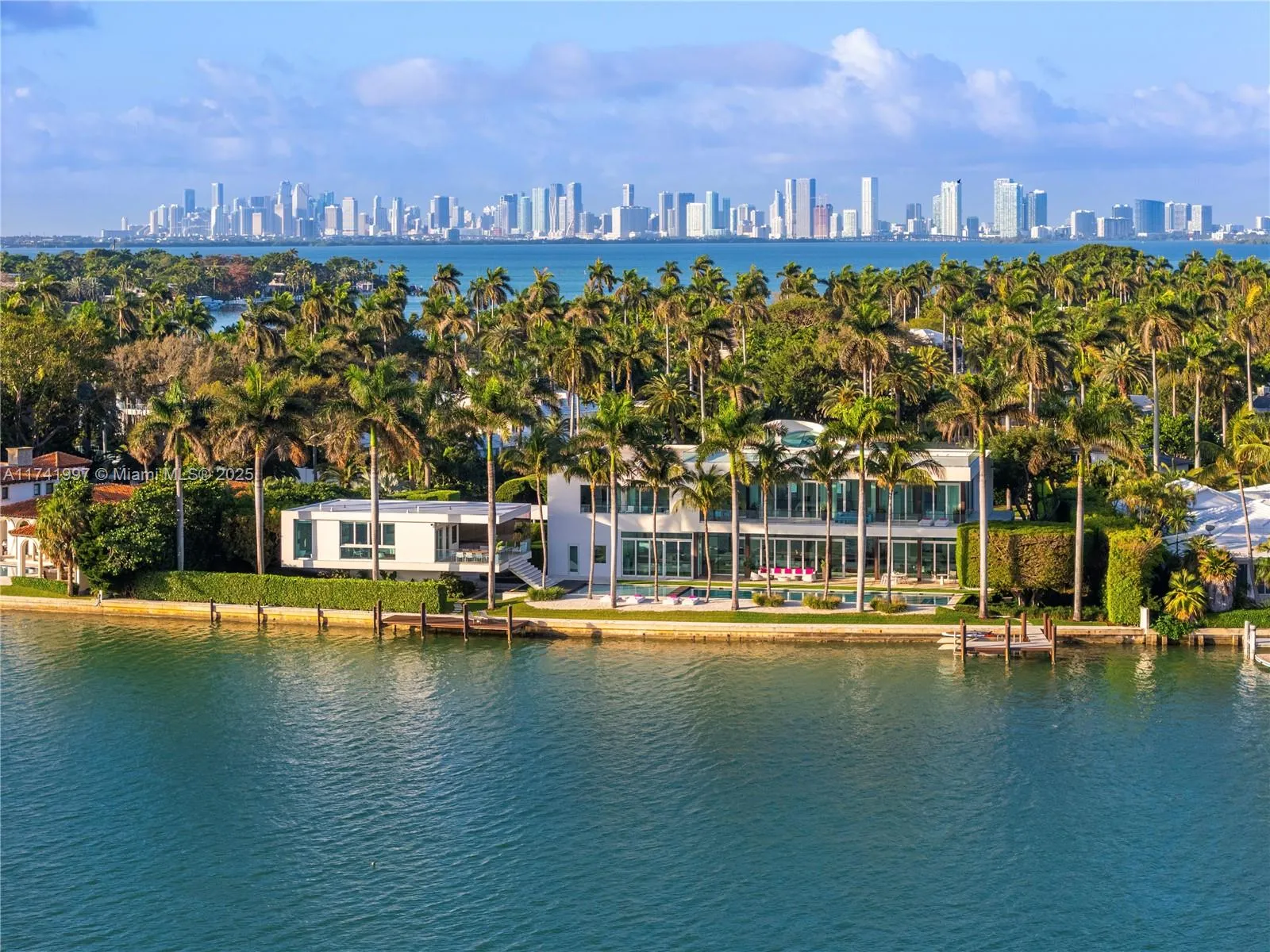 Miami Beach, Florida 33141, United States, 9 Bedrooms Bedrooms, ,14 BathroomsBathrooms,Residential,Active,783 Miami Beach, Florida 33141, United States, 9 Bedrooms Bedrooms, ,14 BathroomsBathrooms,Residential,Active,783