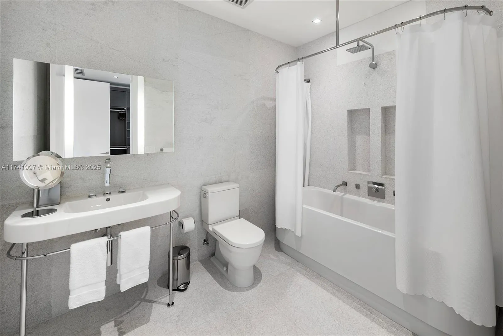 Miami Beach, Florida 33141, United States, 9 Bedrooms Bedrooms, ,14 BathroomsBathrooms,Residential,Active,783