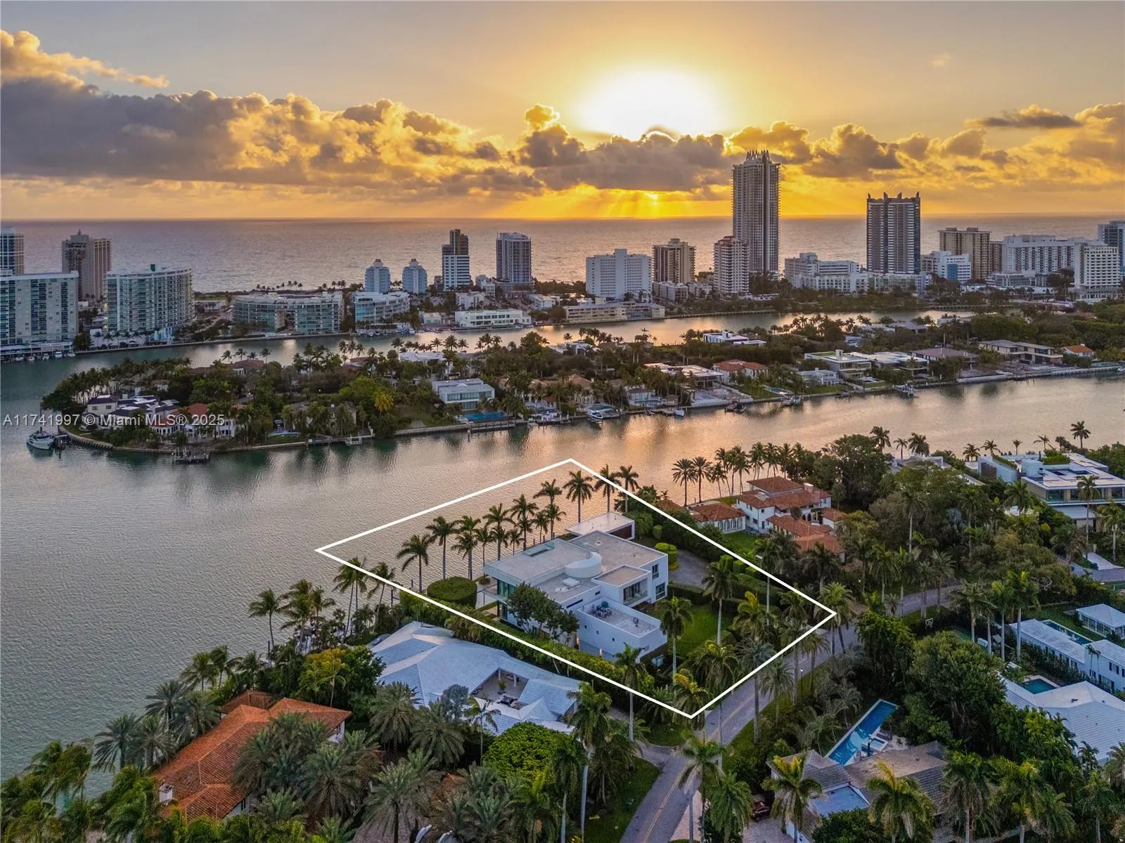 Miami Beach, Florida 33141, United States, 9 Bedrooms Bedrooms, ,14 BathroomsBathrooms,Residential,Active,783