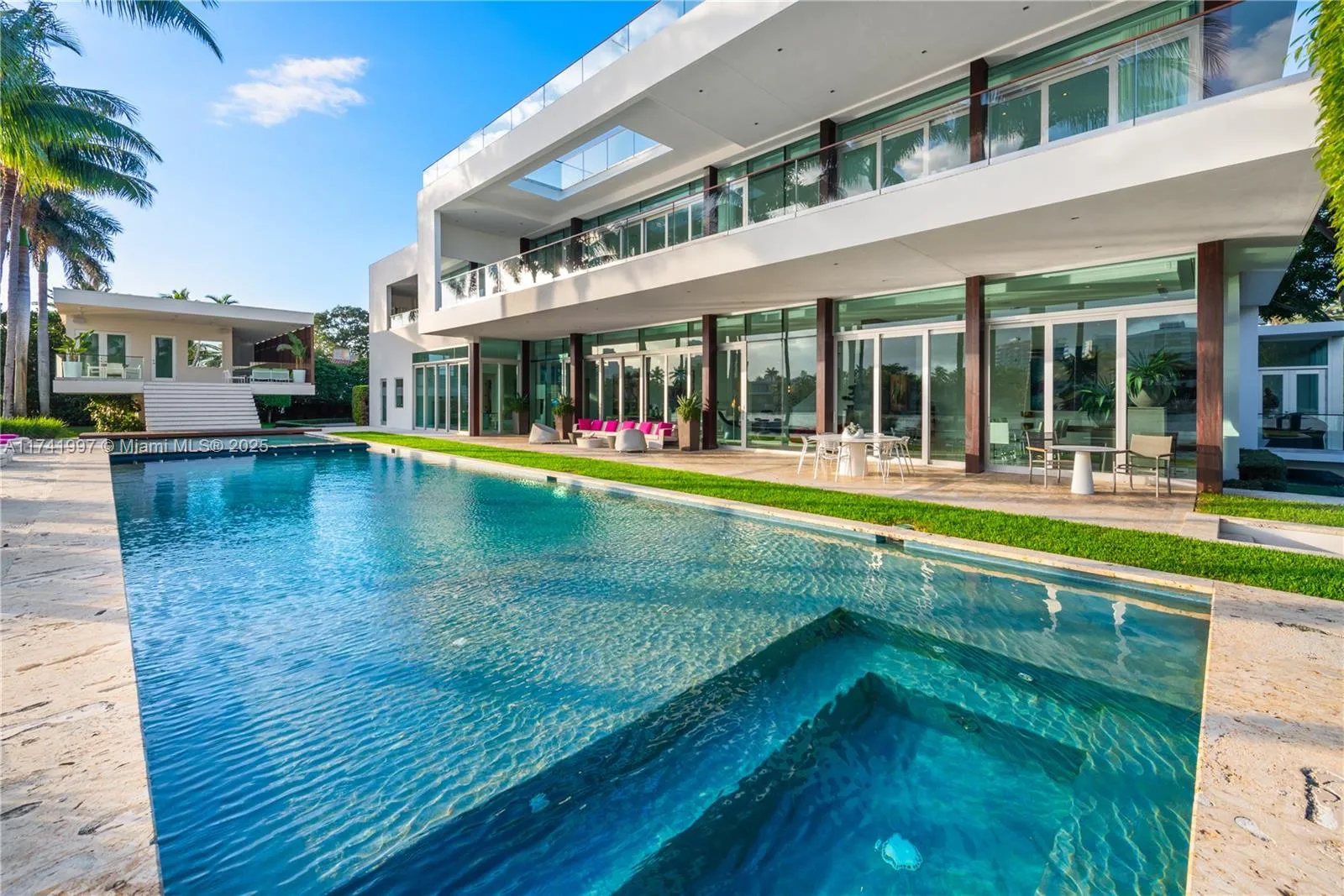 Miami Beach, Florida 33141, United States, 9 Bedrooms Bedrooms, ,14 BathroomsBathrooms,Residential,Active,783