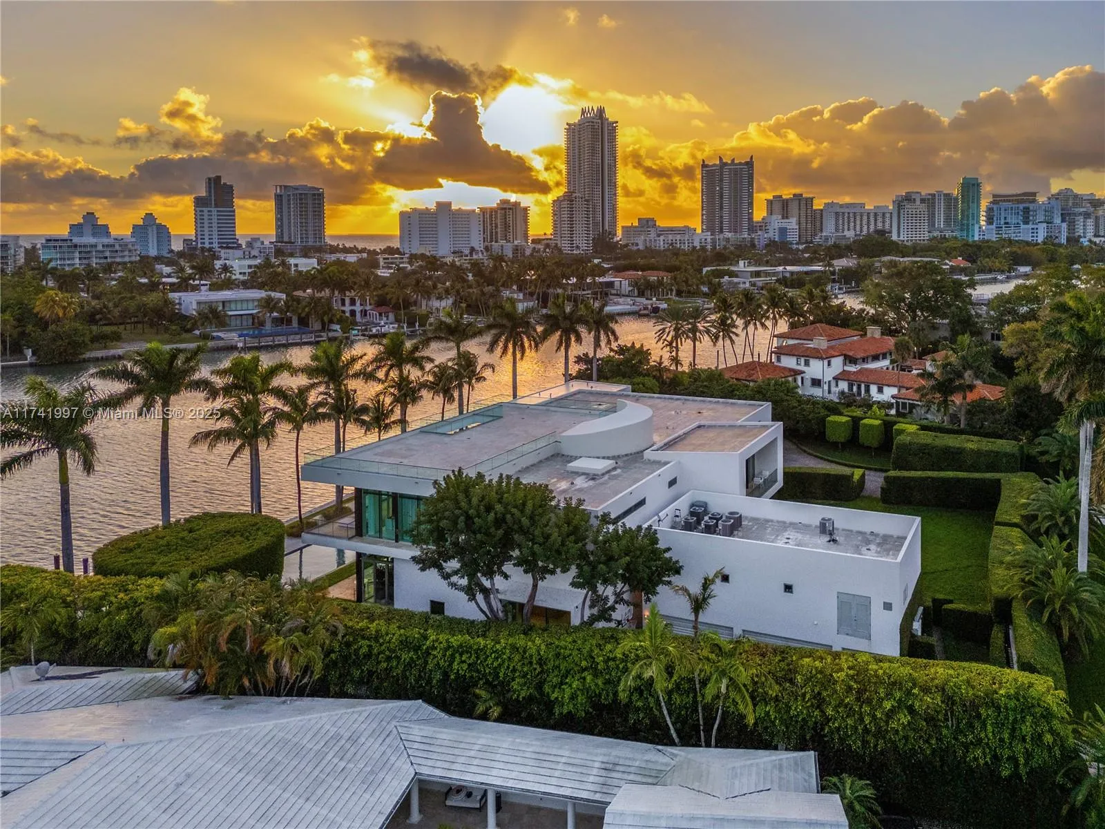 Miami Beach, Florida 33141, United States, 9 Bedrooms Bedrooms, ,14 BathroomsBathrooms,Residential,Active,783