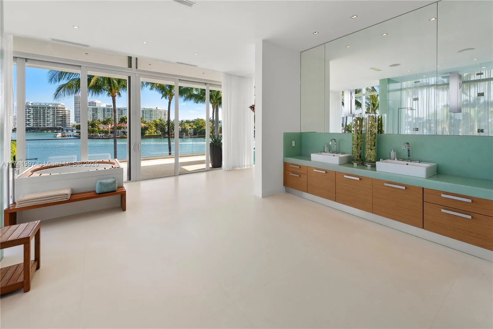 Miami Beach, Florida 33141, United States, 9 Bedrooms Bedrooms, ,14 BathroomsBathrooms,Residential,Active,783