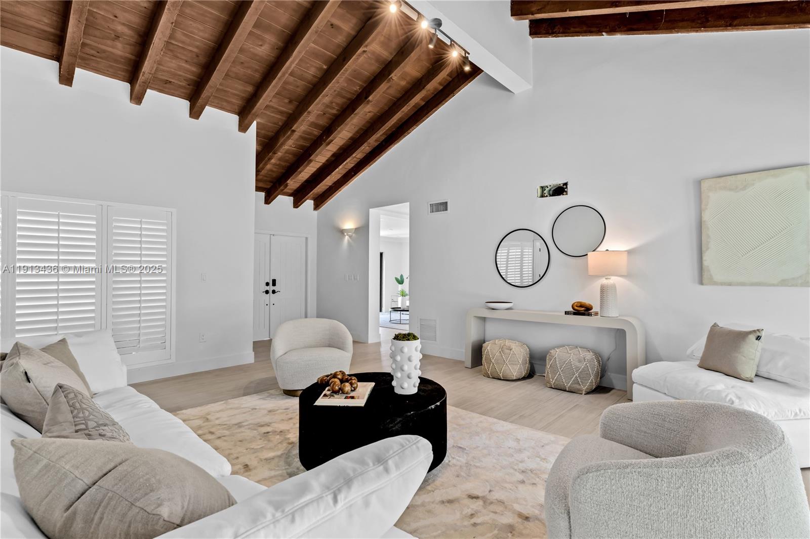 SPANISH VILLAS - Residential Lease