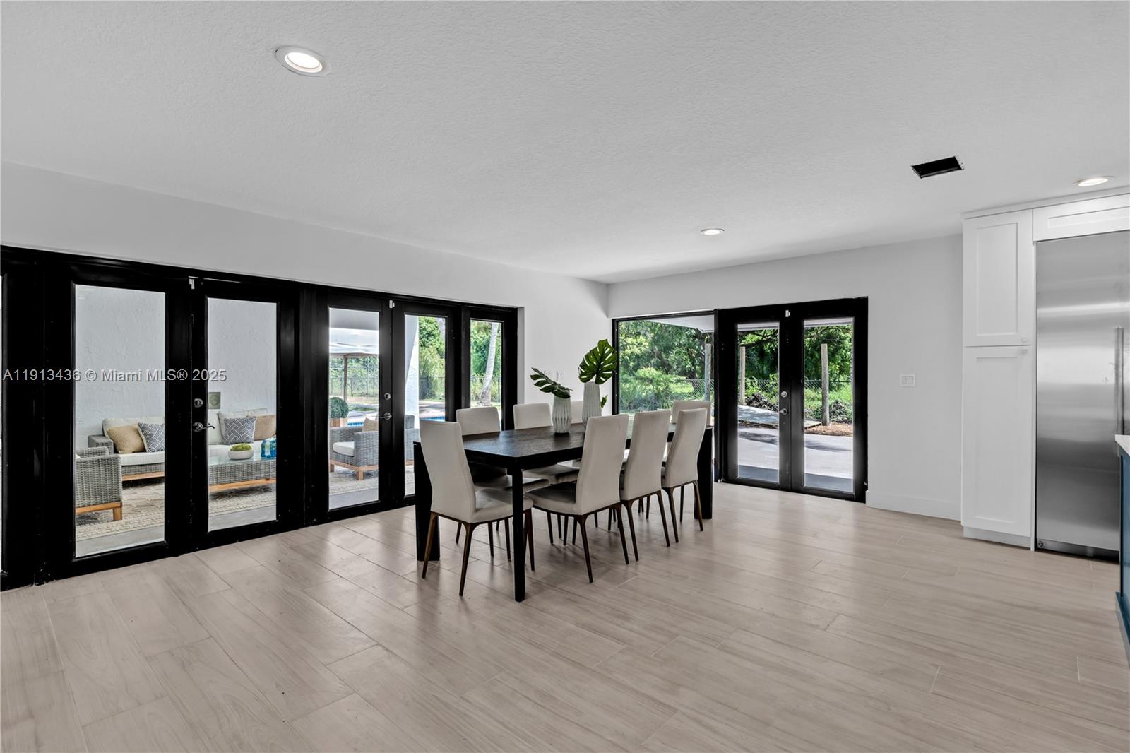 SPANISH VILLAS - Residential Lease