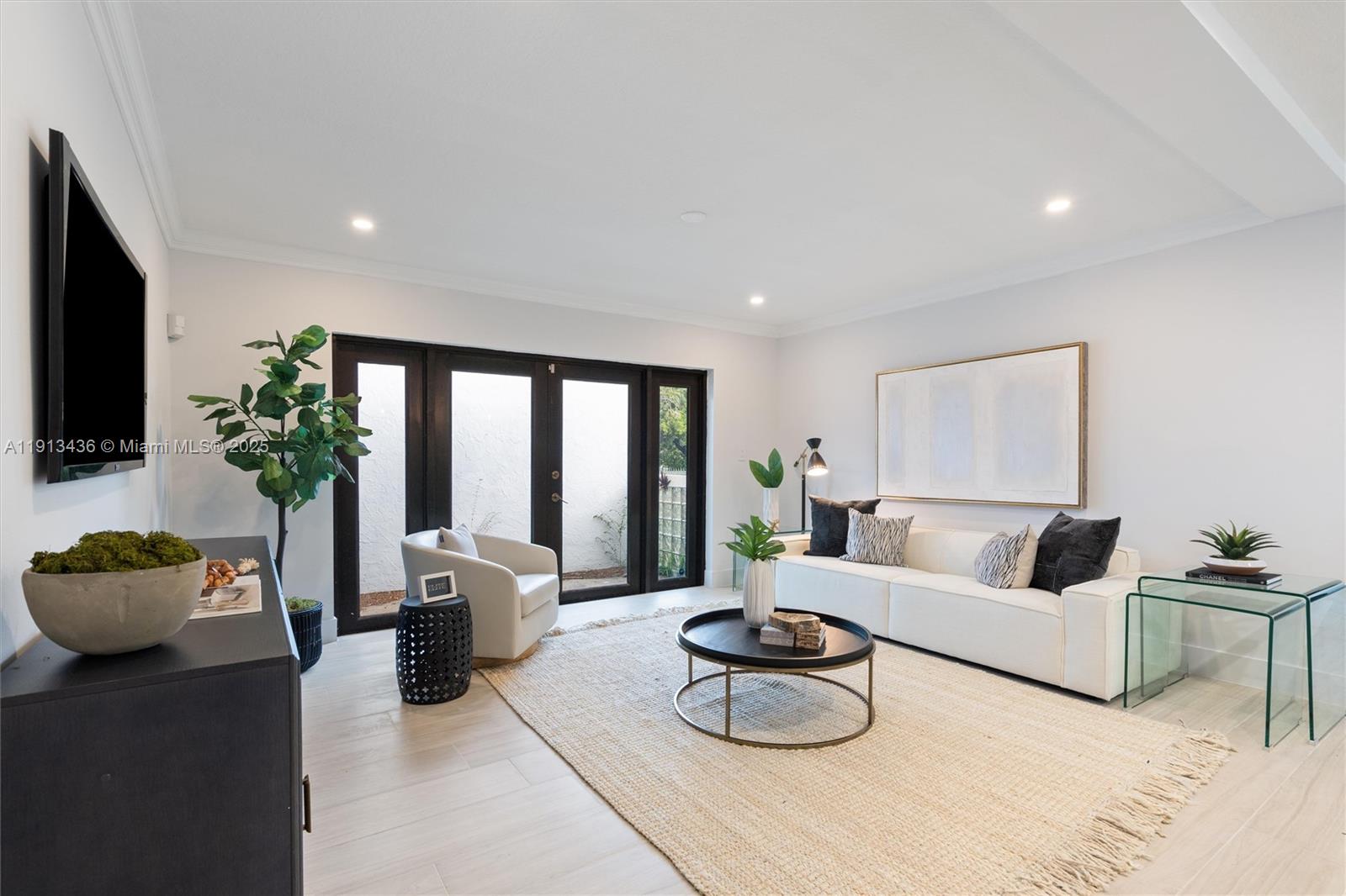 SPANISH VILLAS - Residential Lease