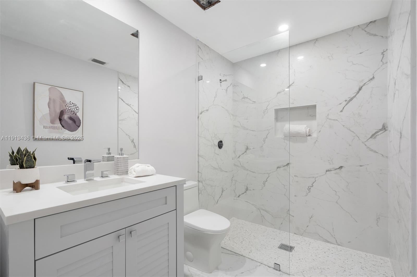 SPANISH VILLAS - Residential Lease