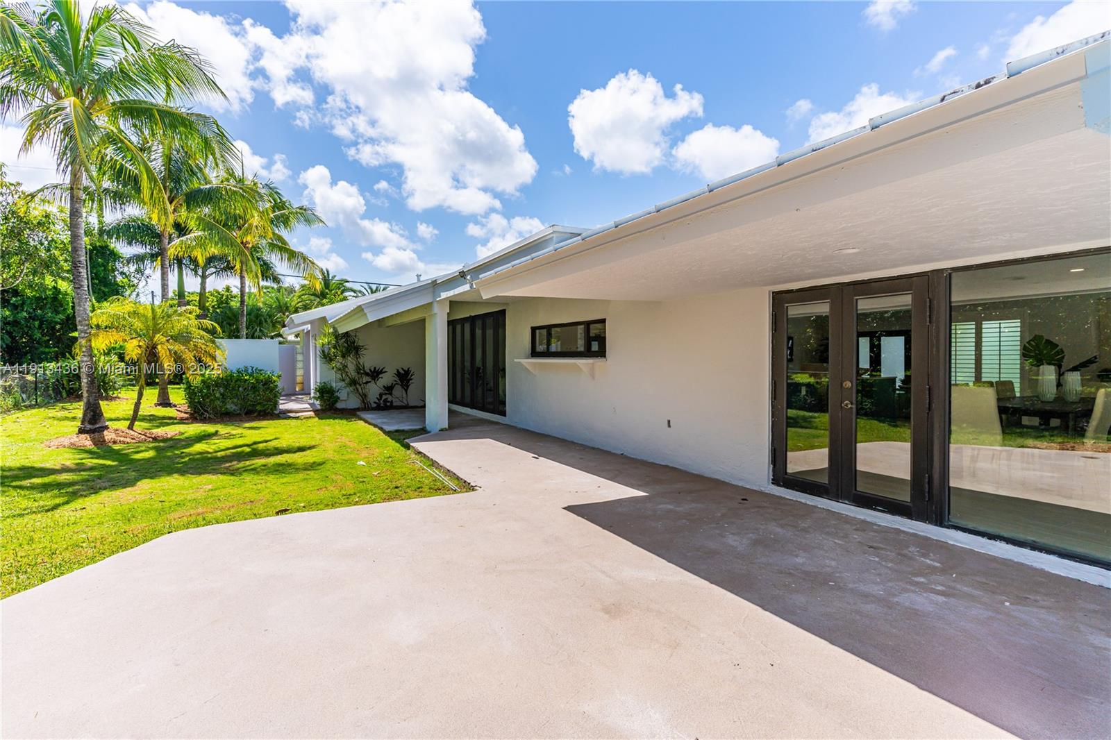 SPANISH VILLAS - Residential Lease