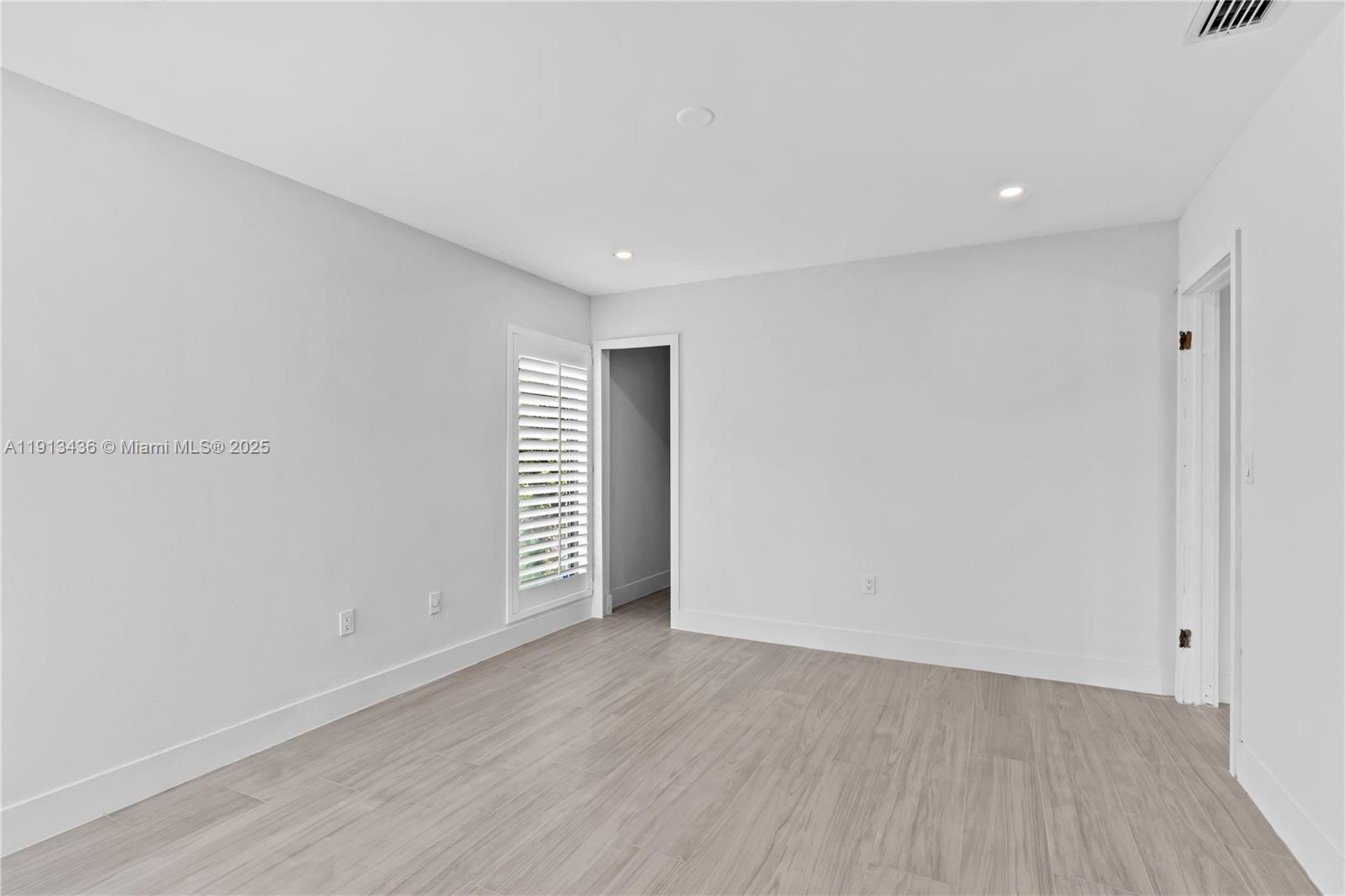 SPANISH VILLAS - Residential Lease