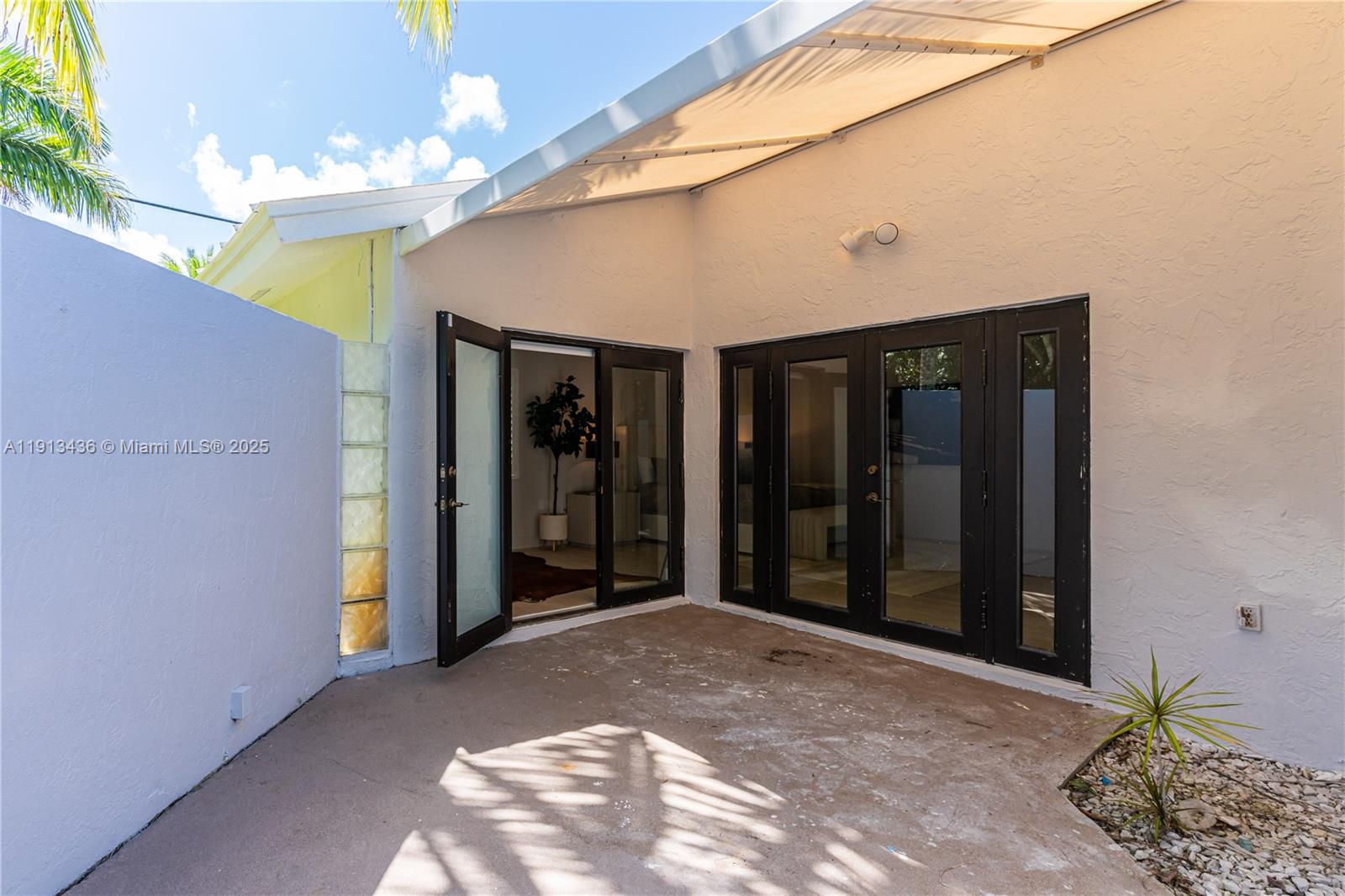 SPANISH VILLAS - Residential Lease