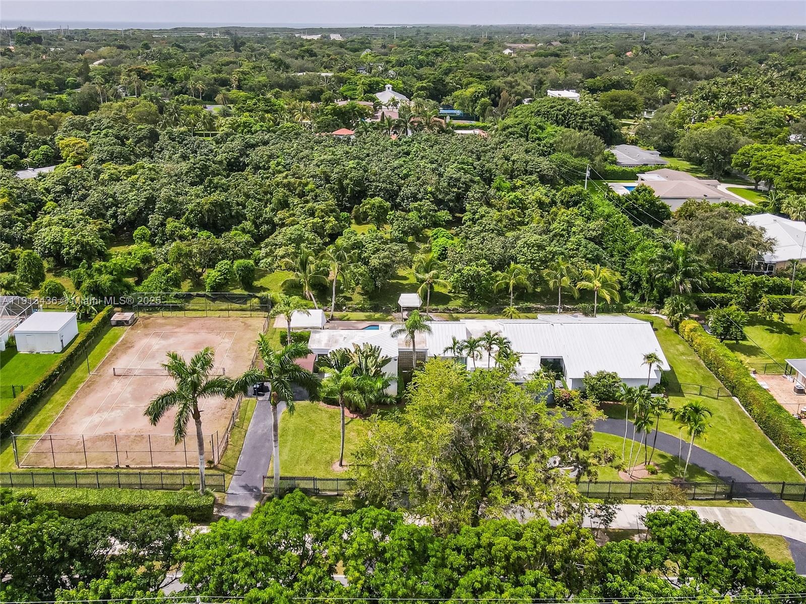 SPANISH VILLAS - Residential Lease