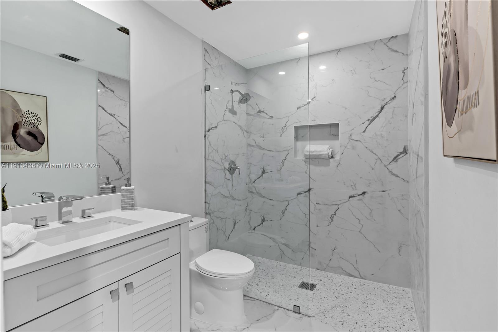 SPANISH VILLAS - Residential Lease