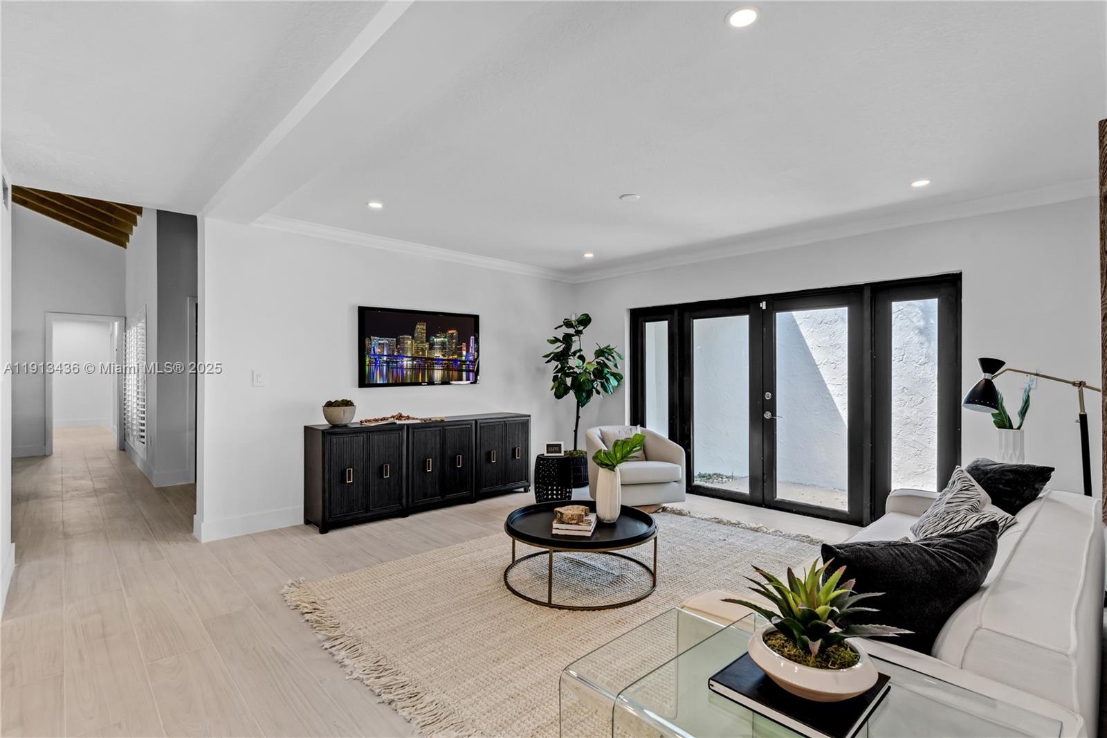 SPANISH VILLAS - Residential Lease