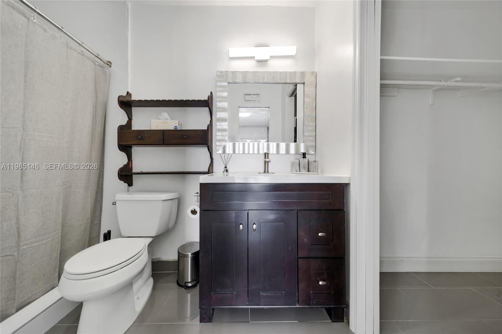 PASADENA LAKES - Residential