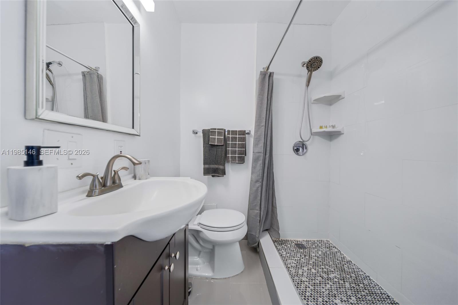 PASADENA LAKES - Residential