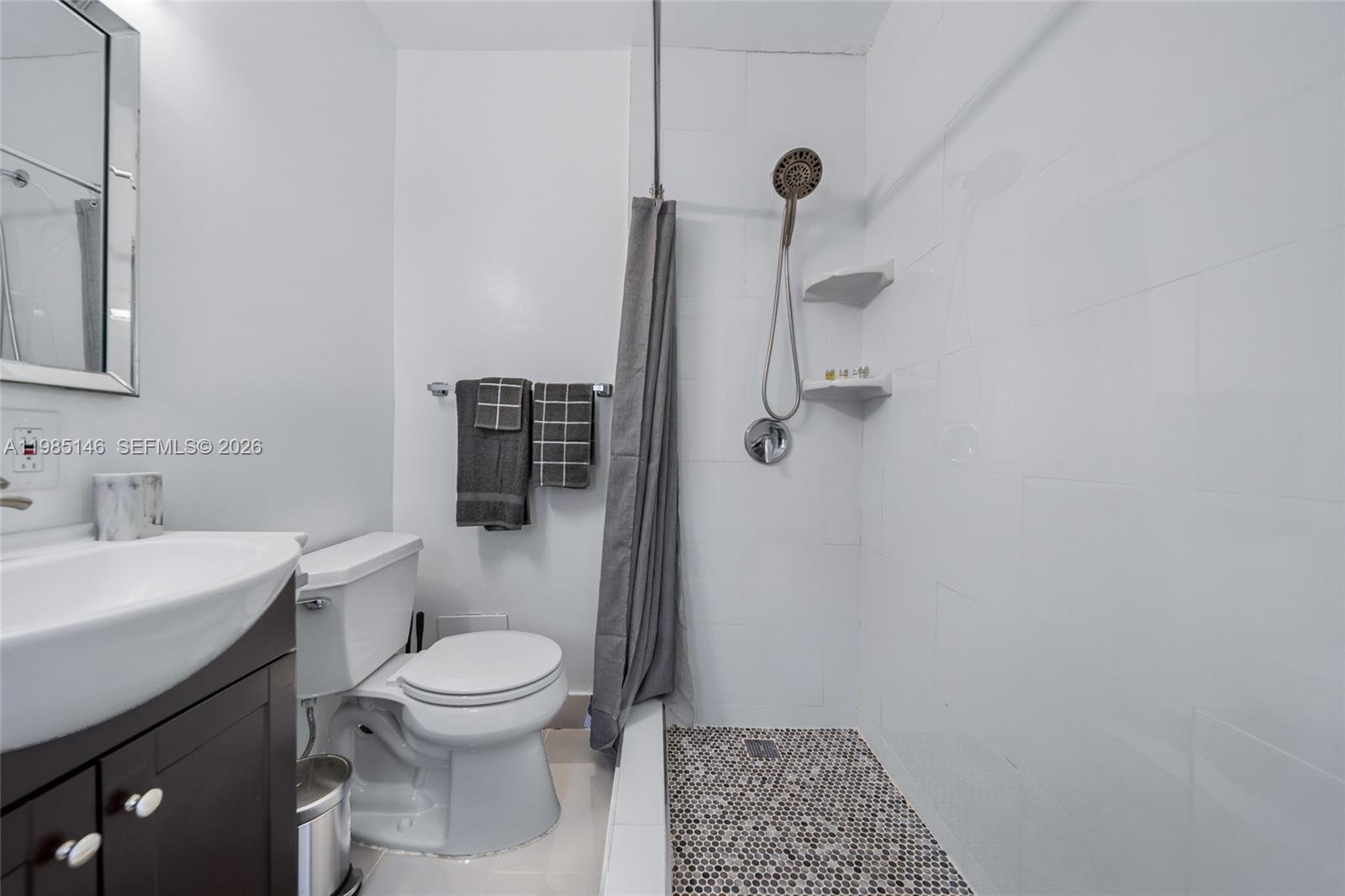 PASADENA LAKES - Residential