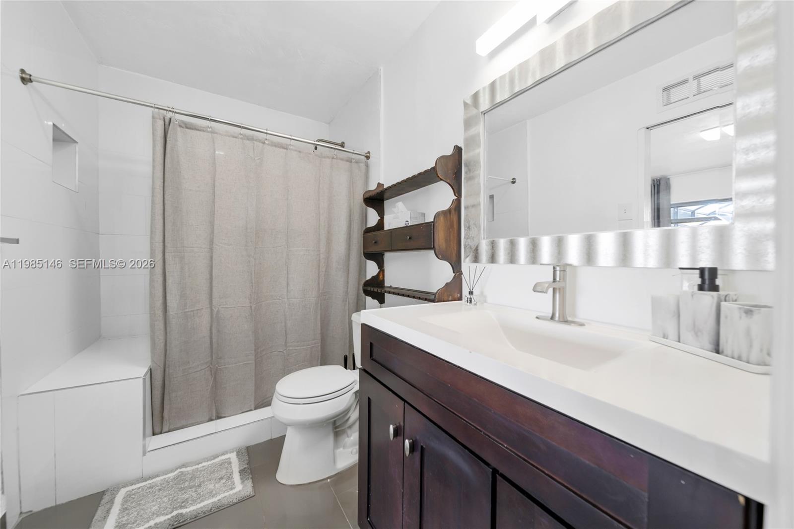 PASADENA LAKES - Residential